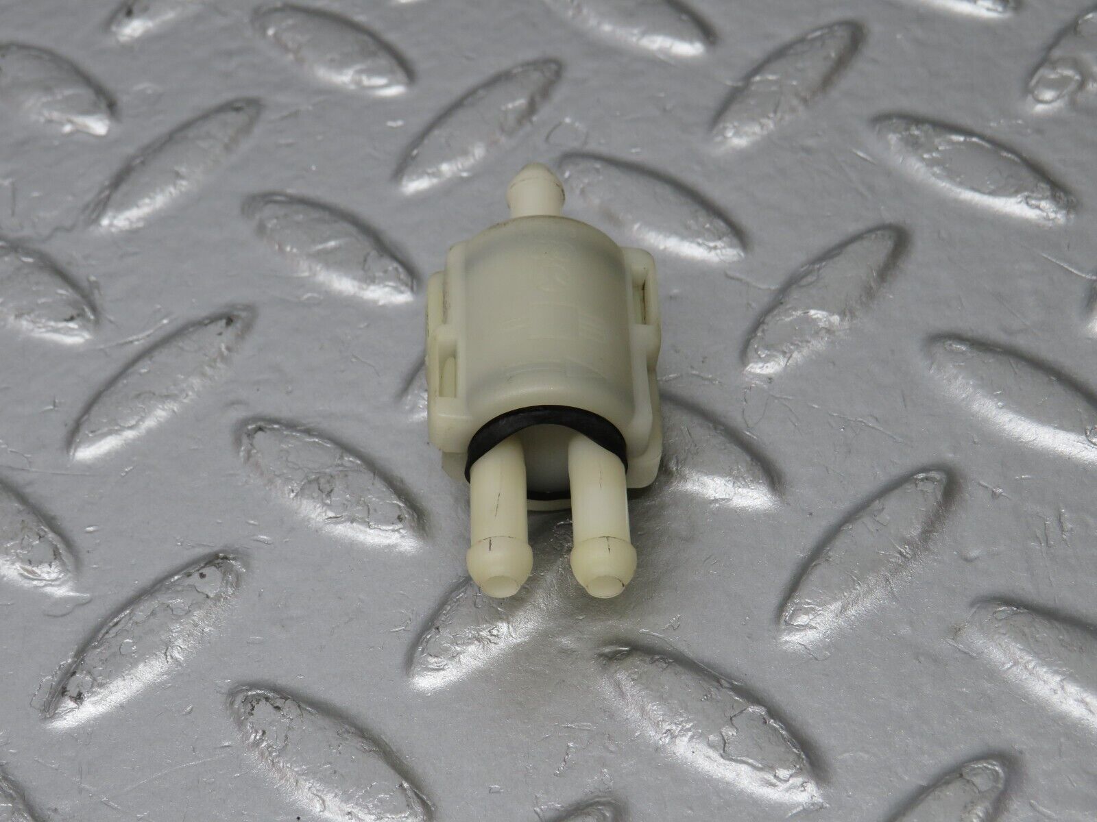 33825 Mercedes-Benz W201 190E 2.0L Windscreen Washer Fluid Distributor