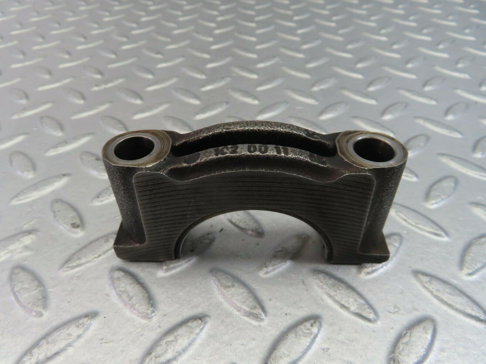 10128 Mercedes-Benz C123 230CE Coupe Crankshaft Bearing Holder Block 1020011