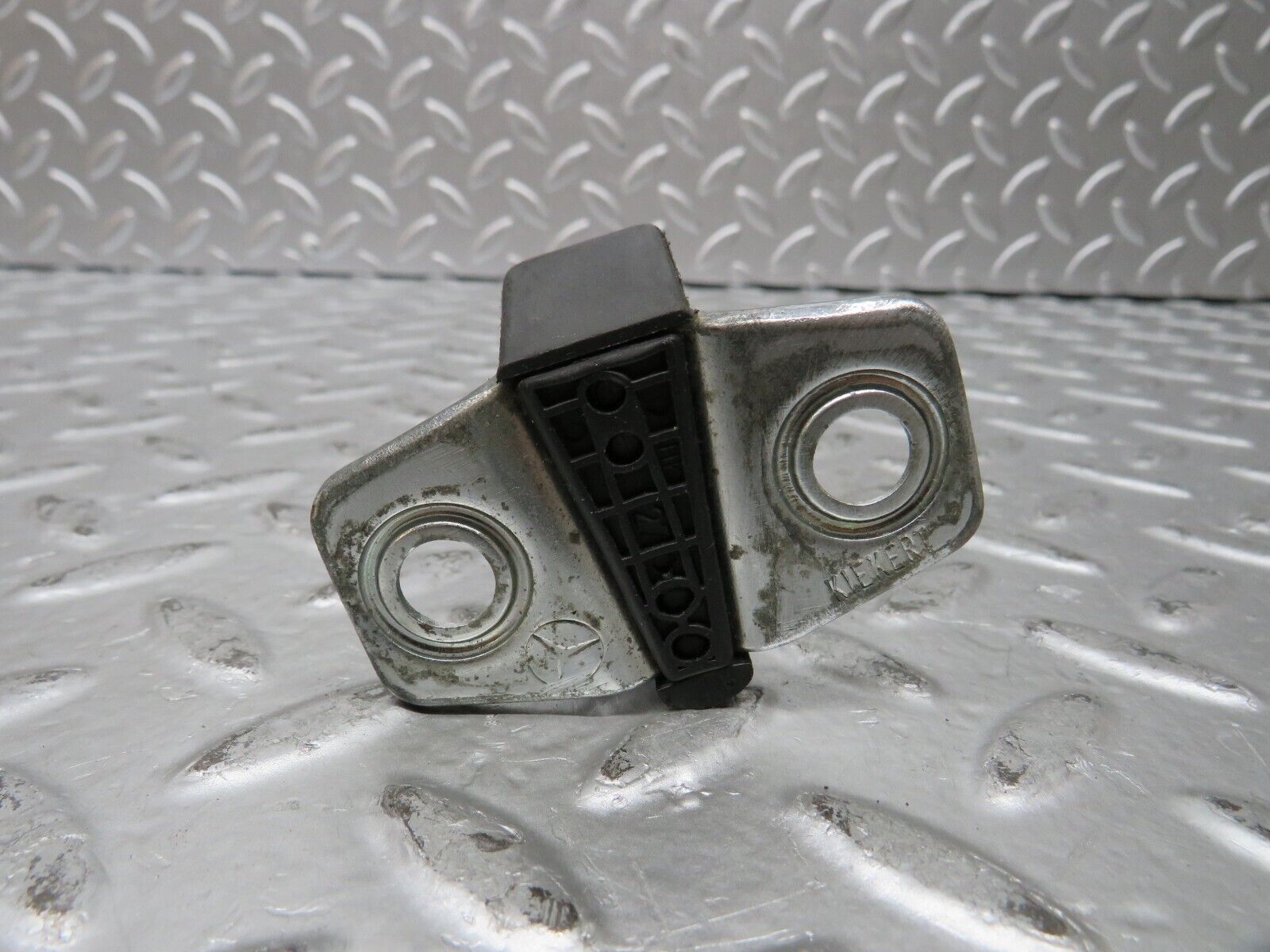 26615 Mercedes-Benz C124 220CE Coupe Door Lock Latch