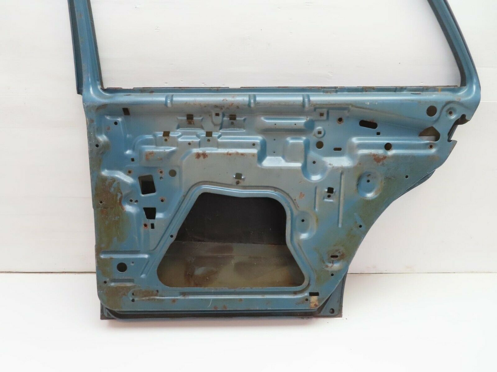 10439 Mercedes-Benz W123 Rear Right Door