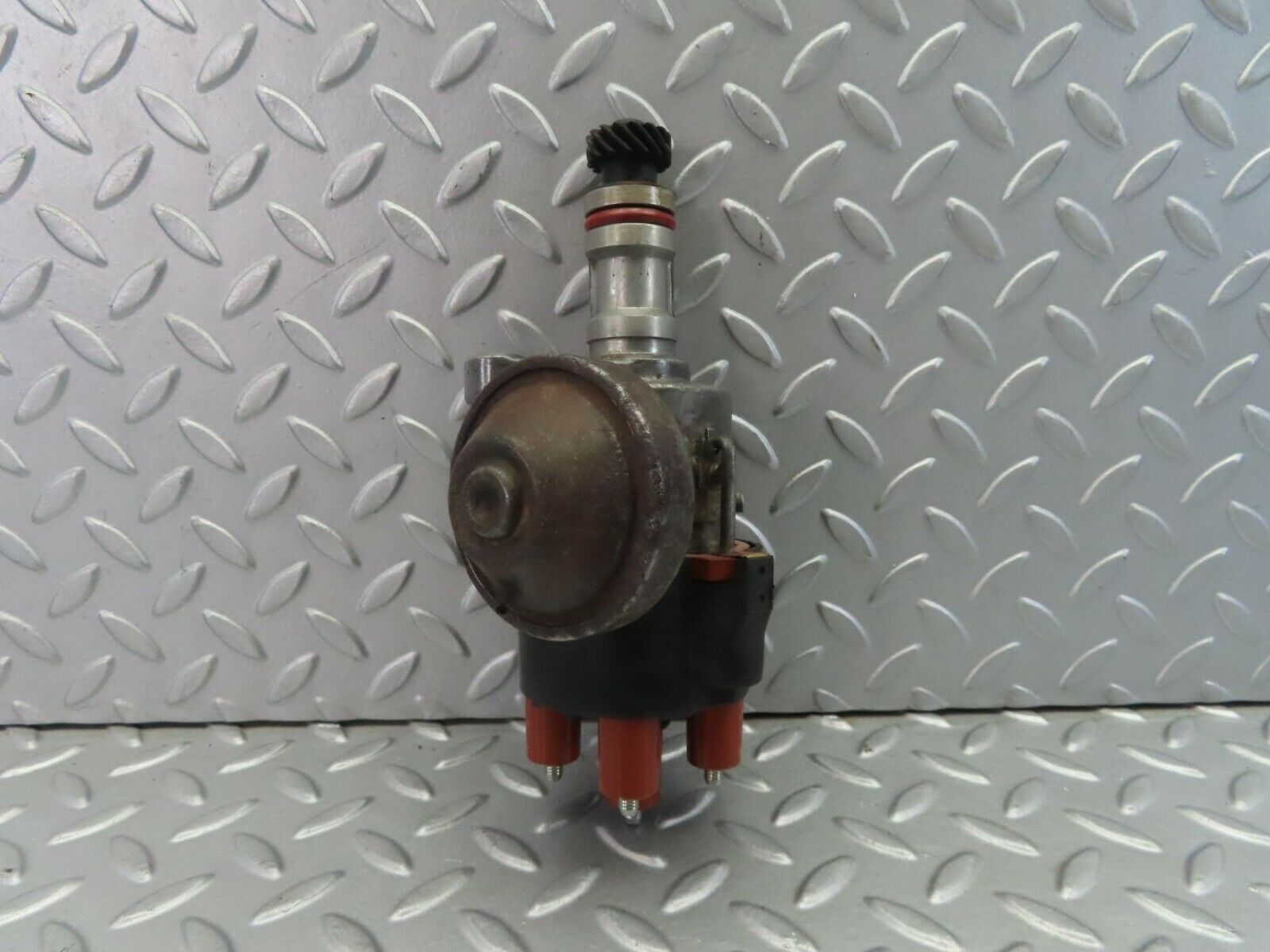 7549 Mercedes-Benz S123 230TE Ignition Distributor Bosch 0021589801