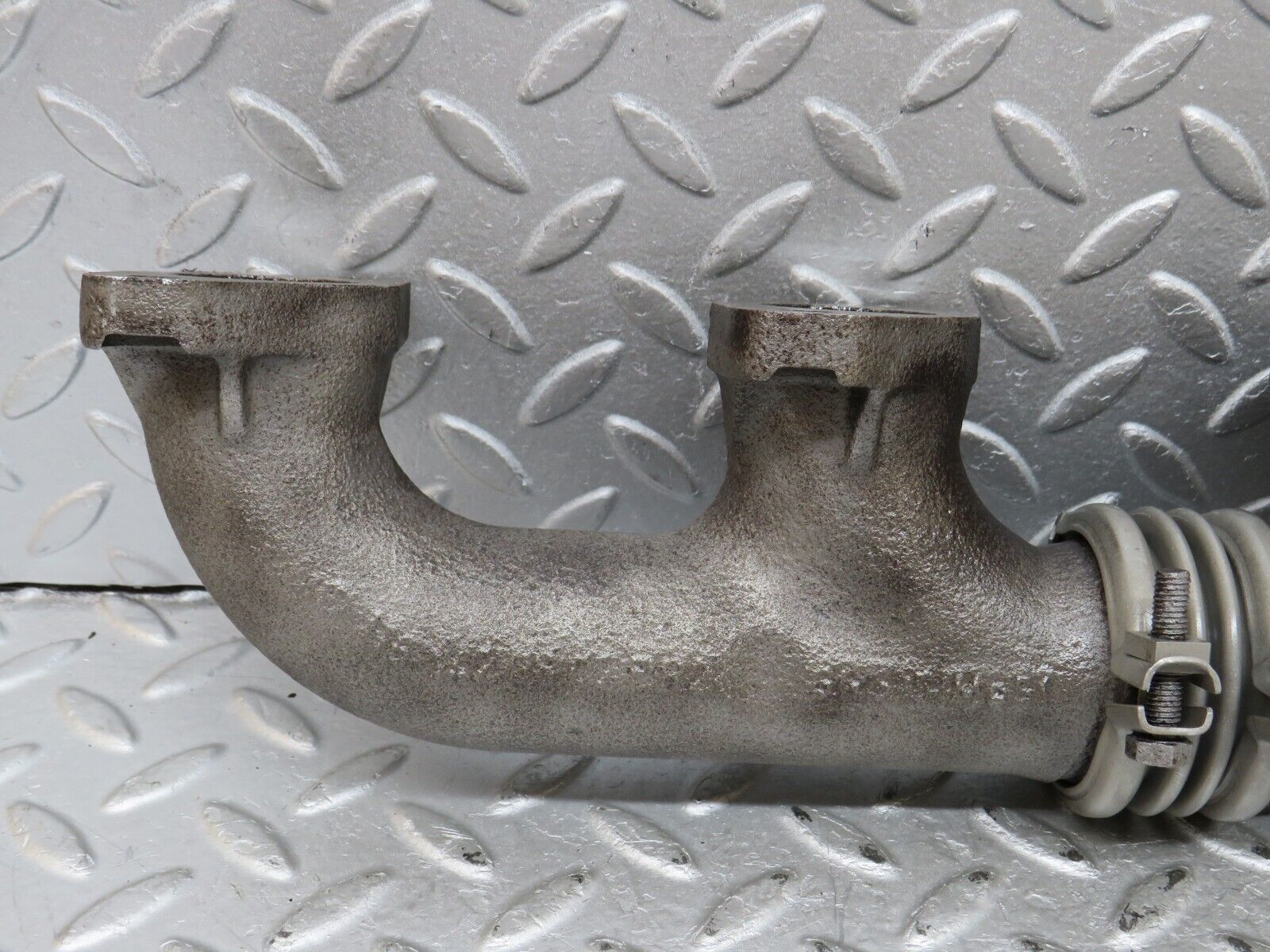 36332 Mercedes-Benz W126 420SE Exhaust Manifold Right 1161422402 1161420602