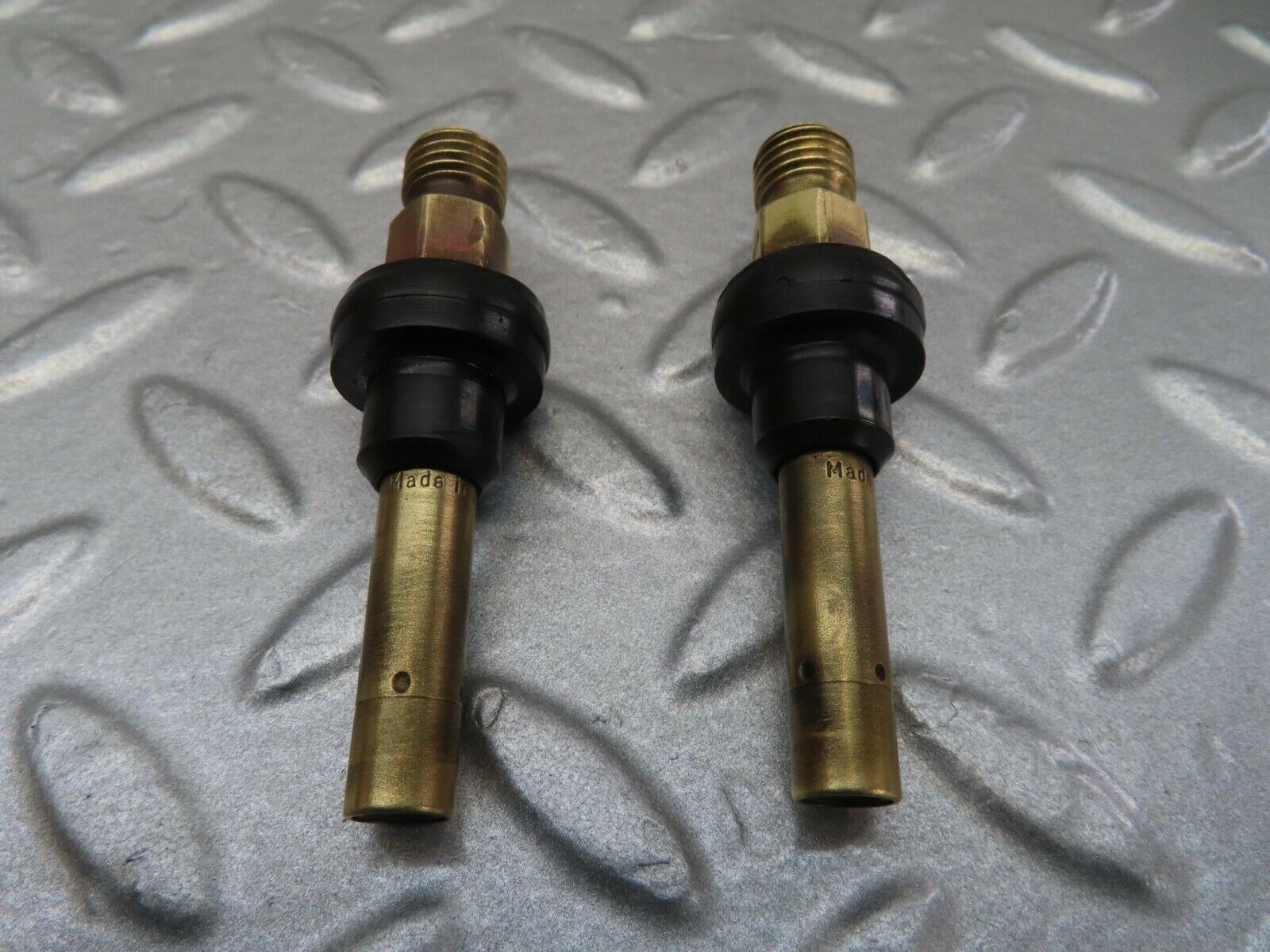 15937 Mercedes-Benz W123 280E 2x Fuel Injectors Bosch 0437502010