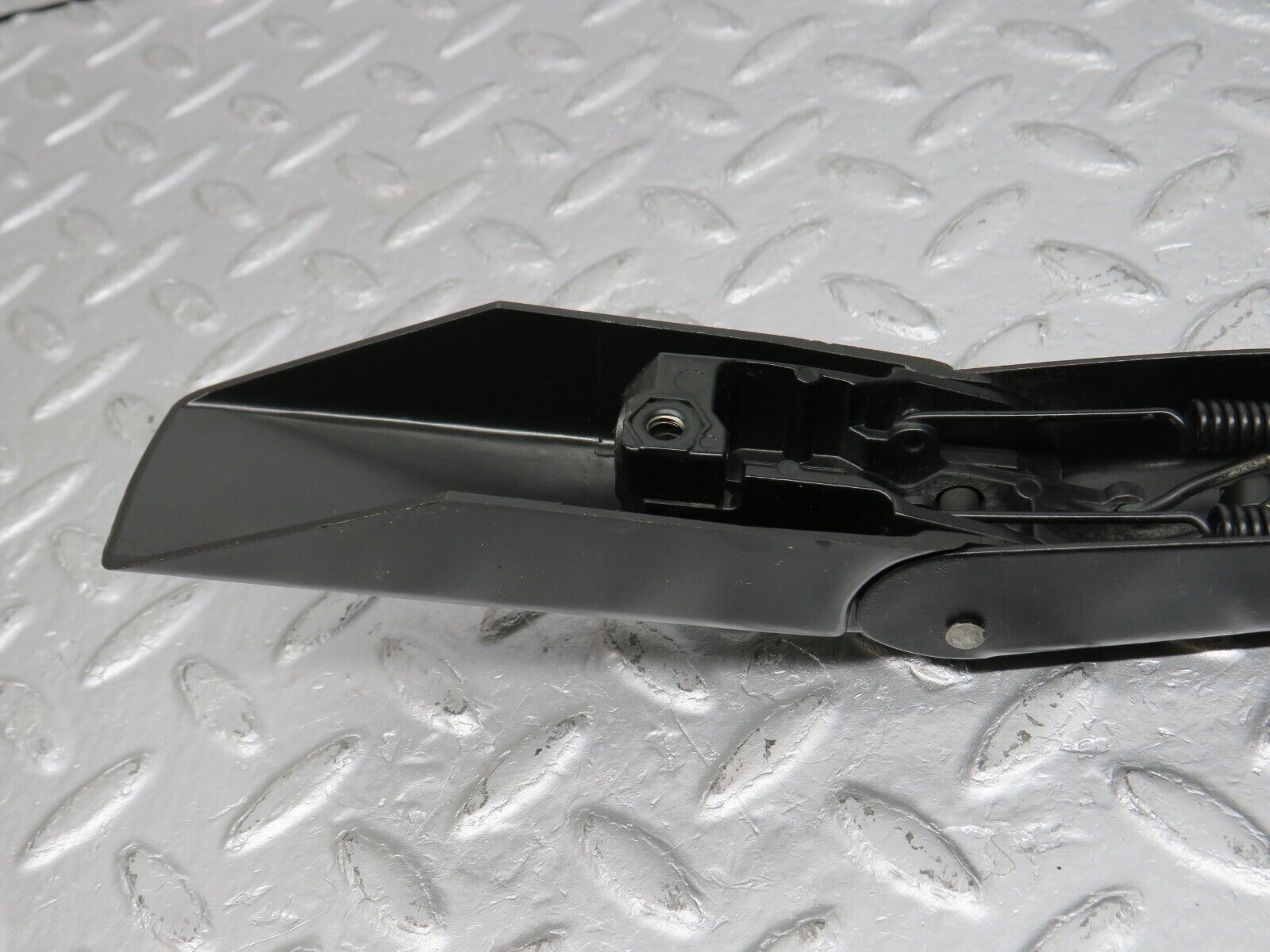 39587 Mercedes-Benz R129 320SL Coupe Windscreen Wiper Arm