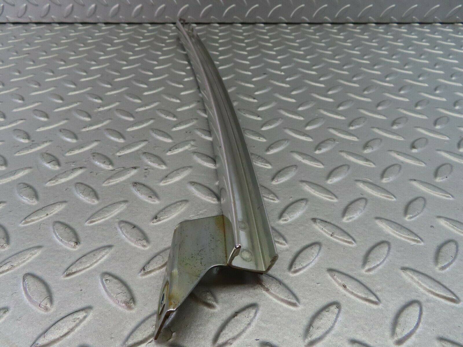 7662 Mercedes-Benz S123 230TE Wagon Rear Left Chrome Window Channel