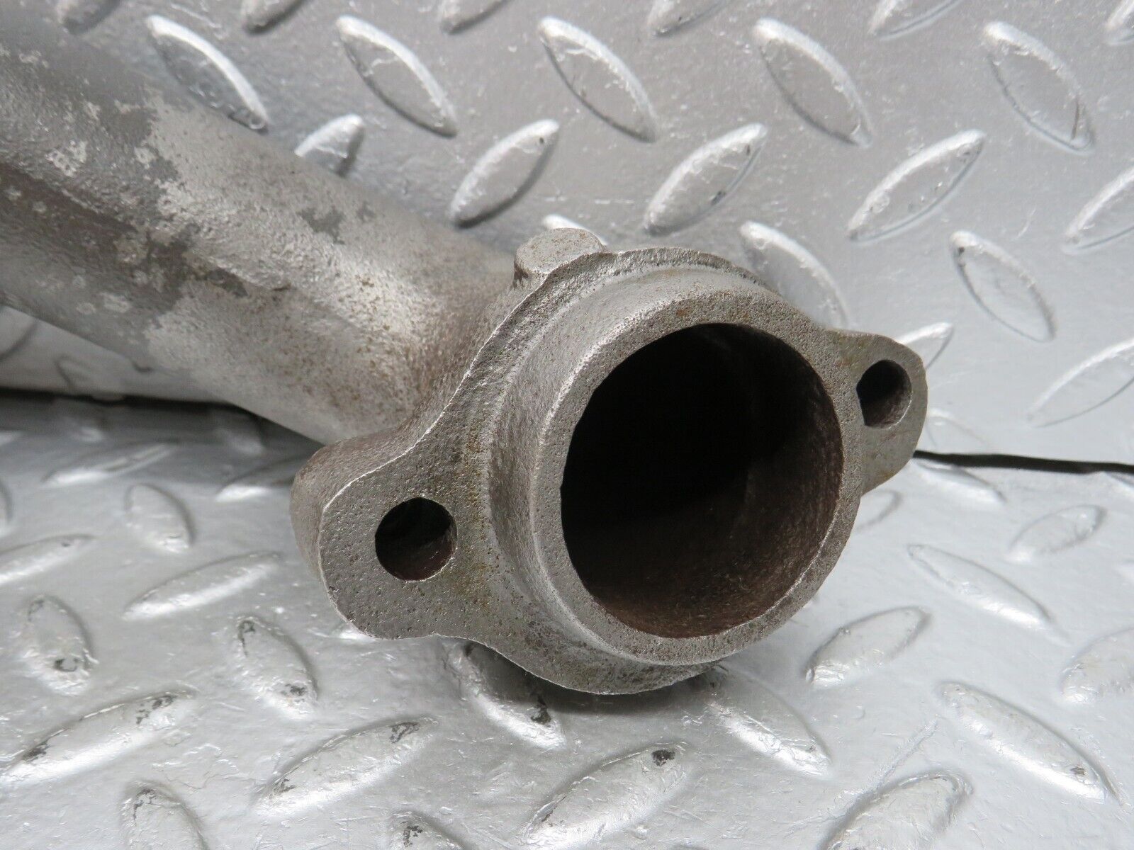 33106 Mercedes-Benz W126 380 V8 Exhaust Manifold Left 1161420502