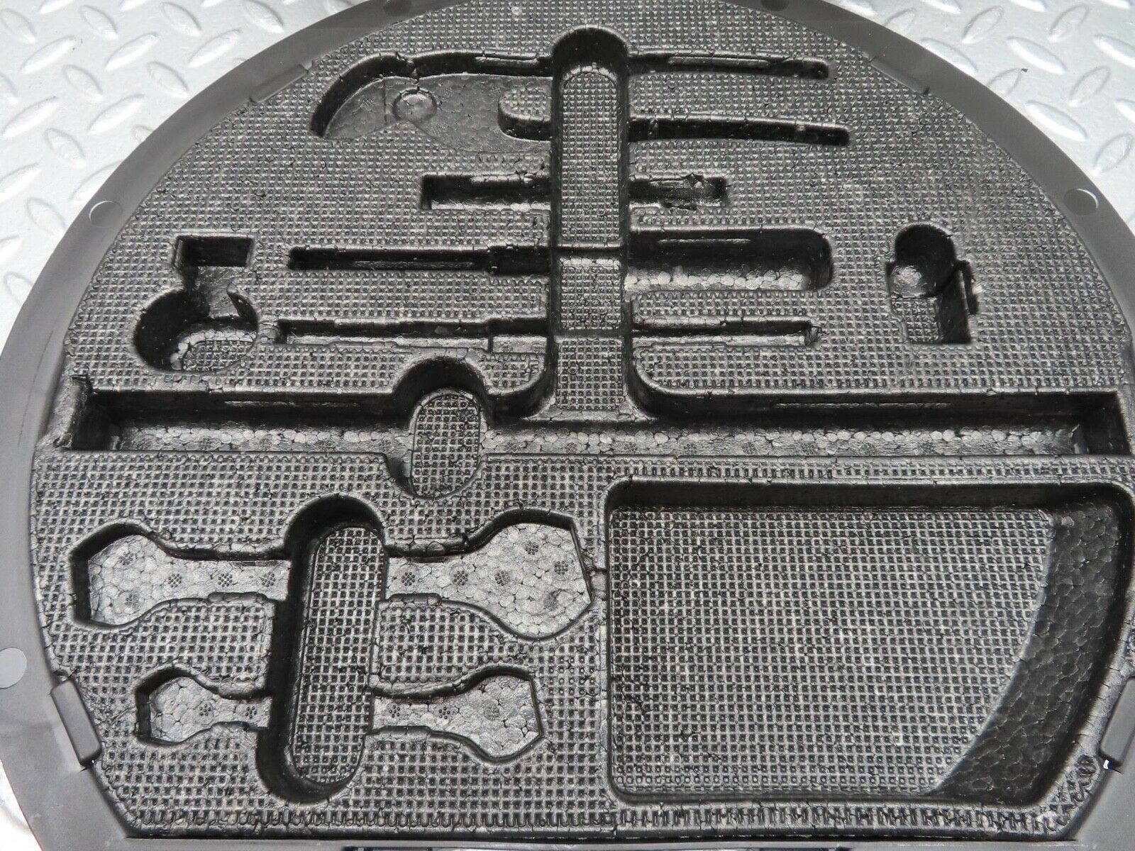 14856 Mercedes-Benz W140 S320 Trunk Tool Holder 1408900111