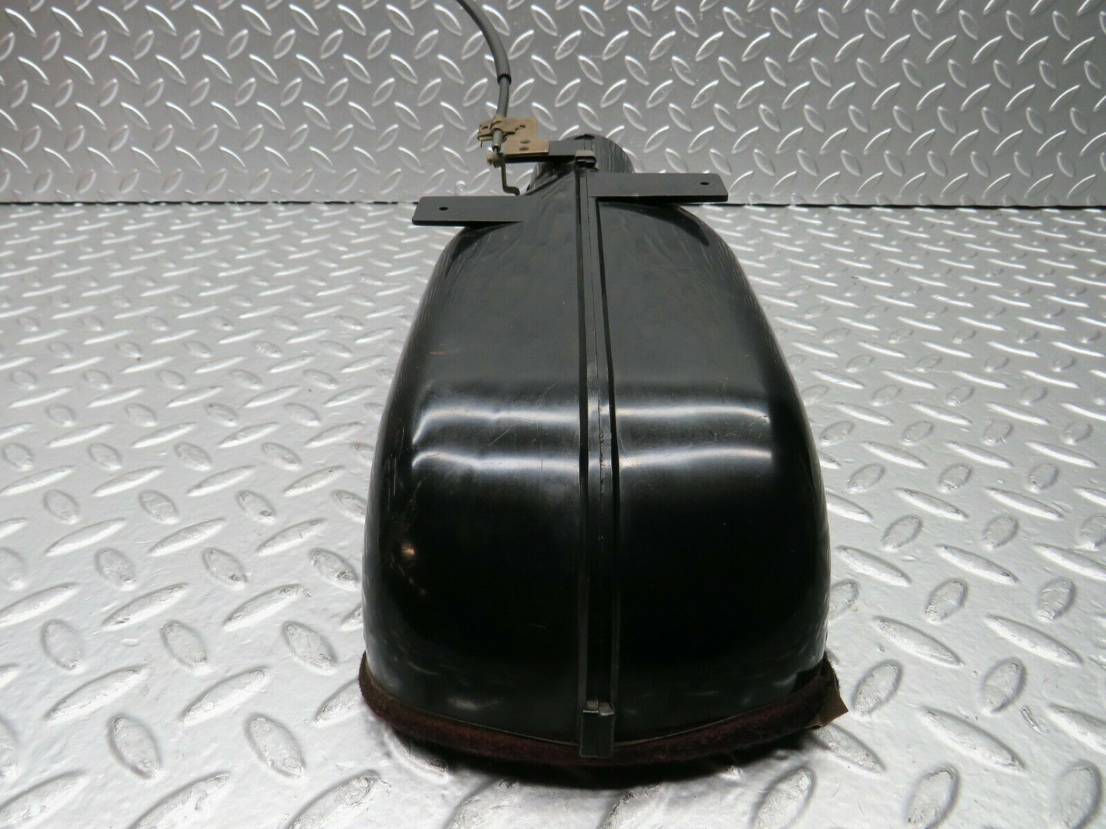 22685 Mercedes-Benz C107 450SLC Coupe Heater Air Duct