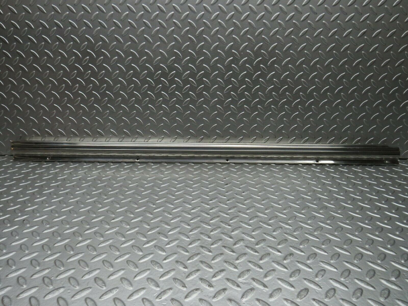 22707 Mercedes-Benz C107 450SLC Coupe Left Door Sill Chrome