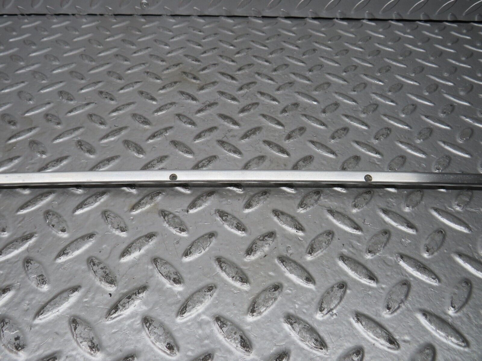 27734 Mercedes-Benz S124 300TE Wagon Sunroof Chrome Trim