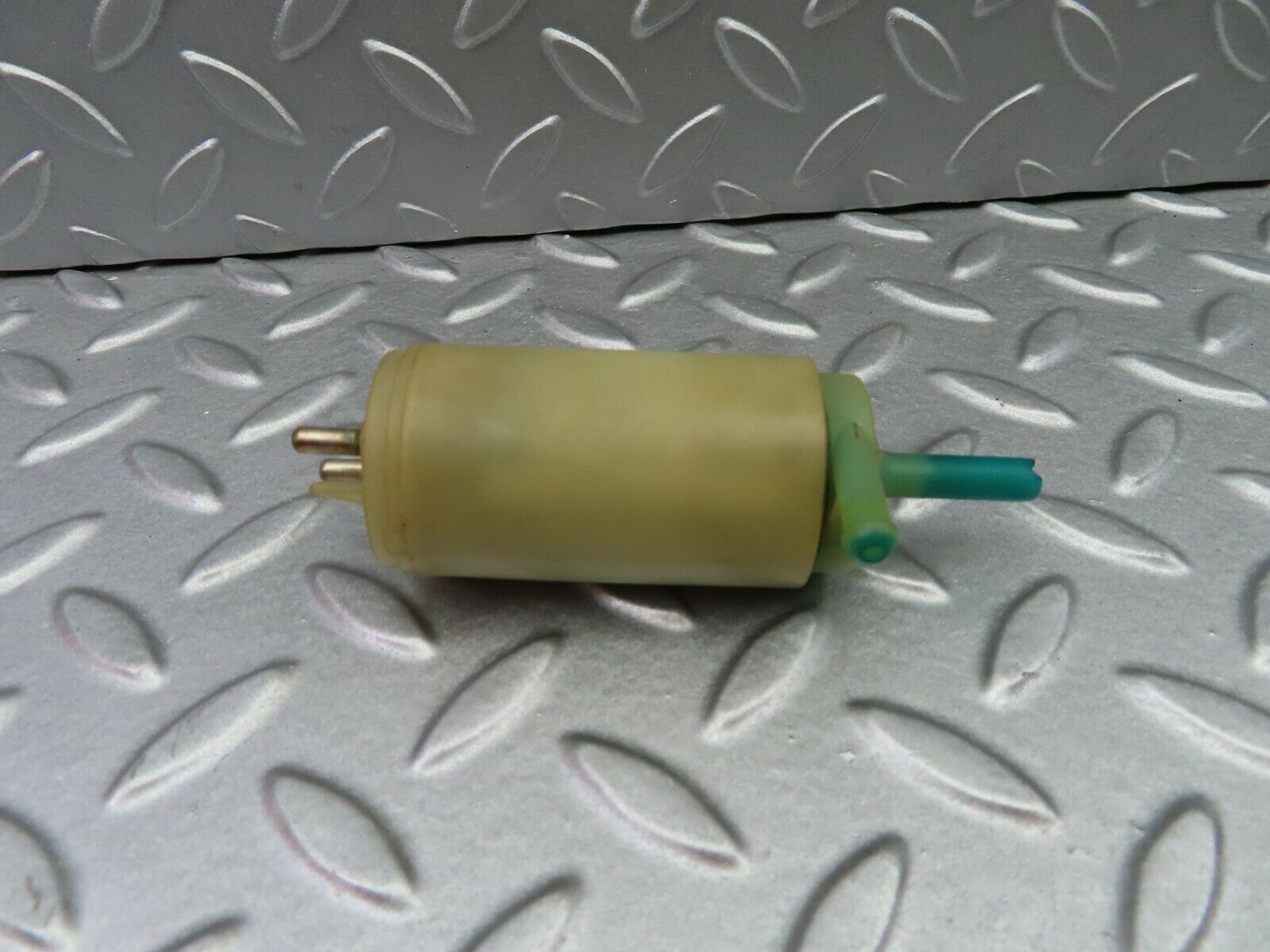 5779 Mercedes-Benz W123 200 Windscreen Washer Pump