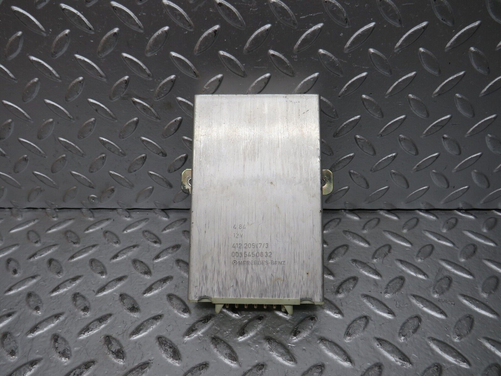 28748 Mercedes-Benz W123 230E Cruise Control Amplifier Module 0035450832