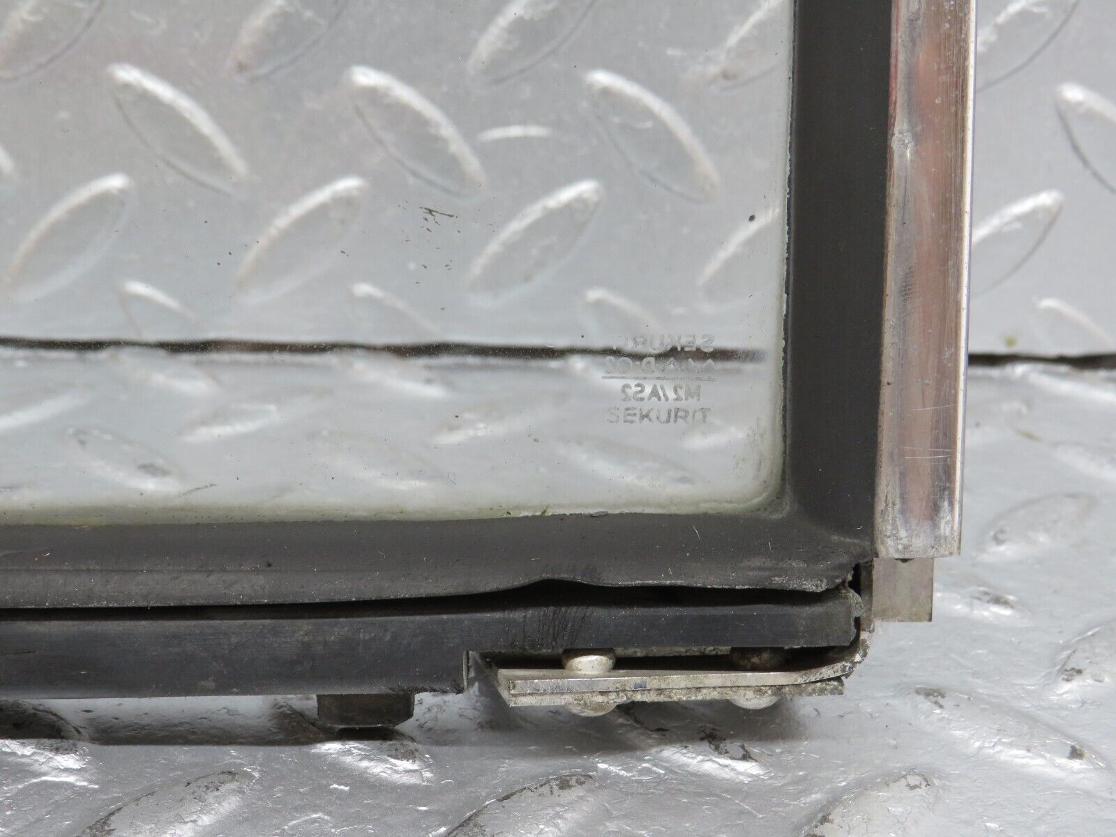 40498 Mercedes-Benz W110 230 Rear Right Quarter Window Glass