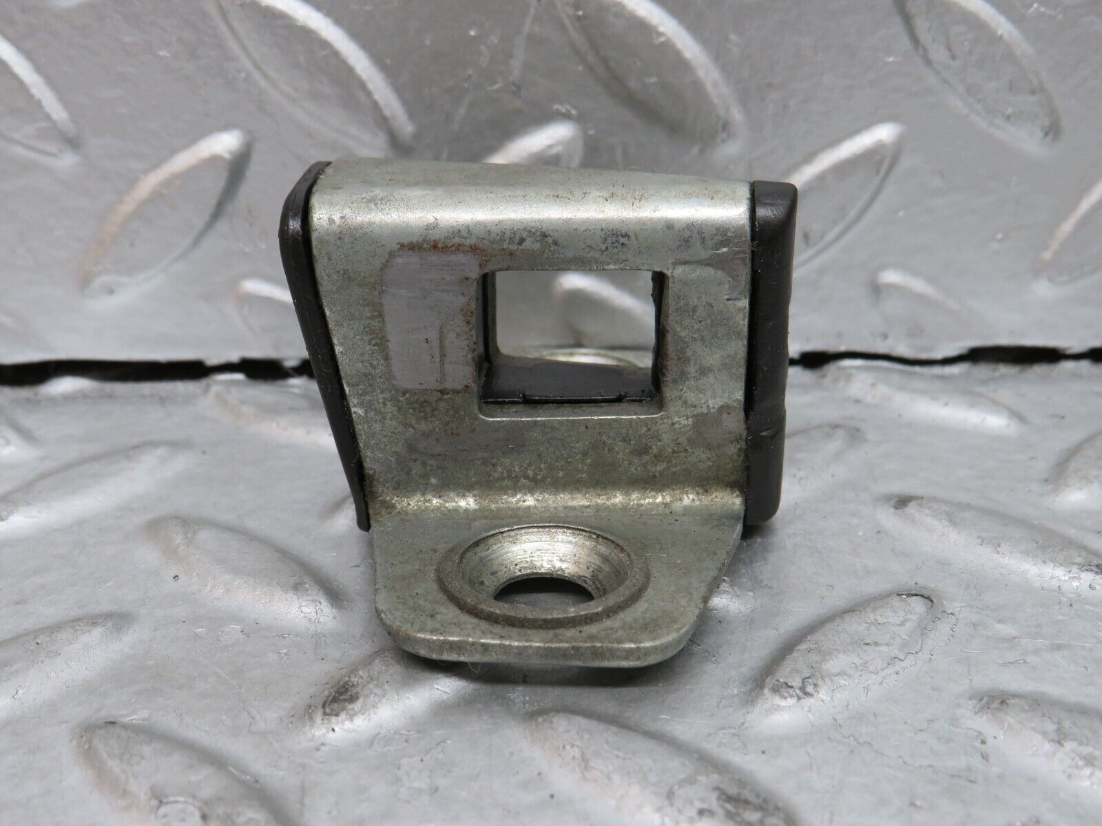 29122 Mercedes-Benz C124 320CE Coupe Door Lock Latch