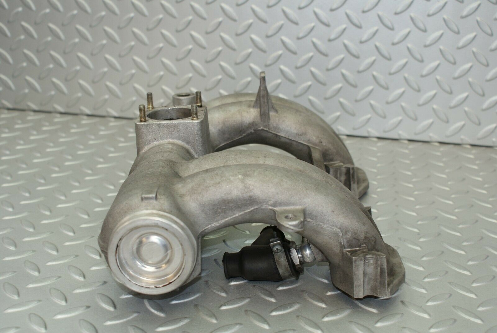 3079 Mercedes-Benz W115 220D Intake Manifold 6151410201