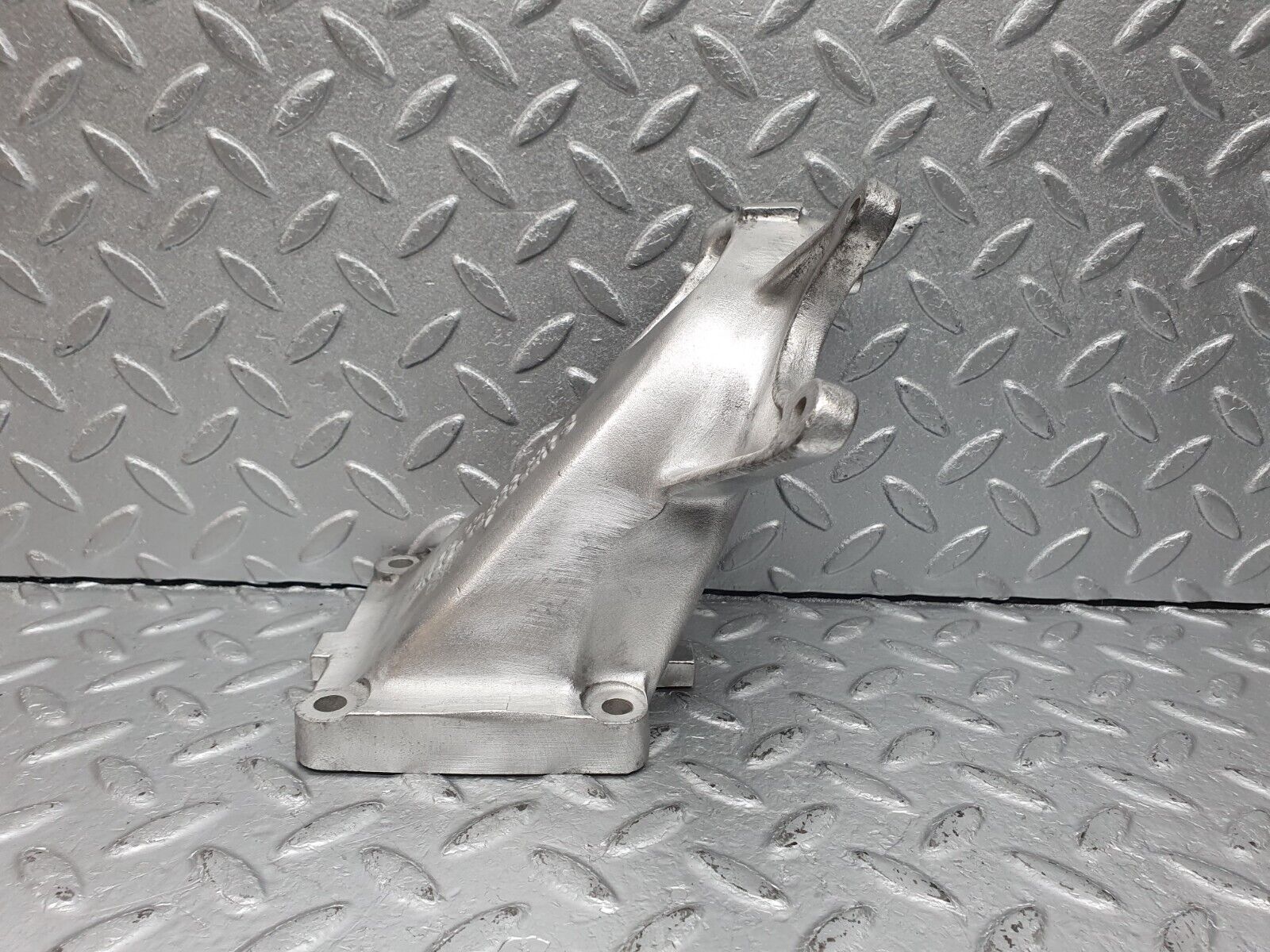 41011 Mercedes-Benz W126 300SE Engine Mount Bracket Left Side 6032230604