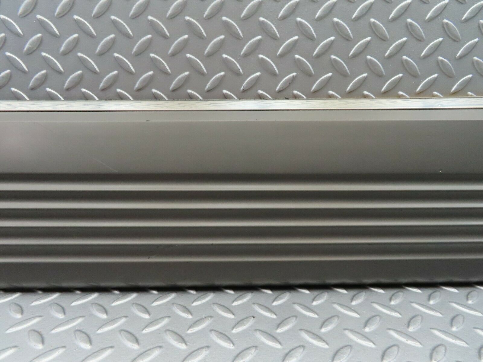 6196 Mercedes-Benz W126 380SE Front Left Door Lower Moulding Trim 1266902340