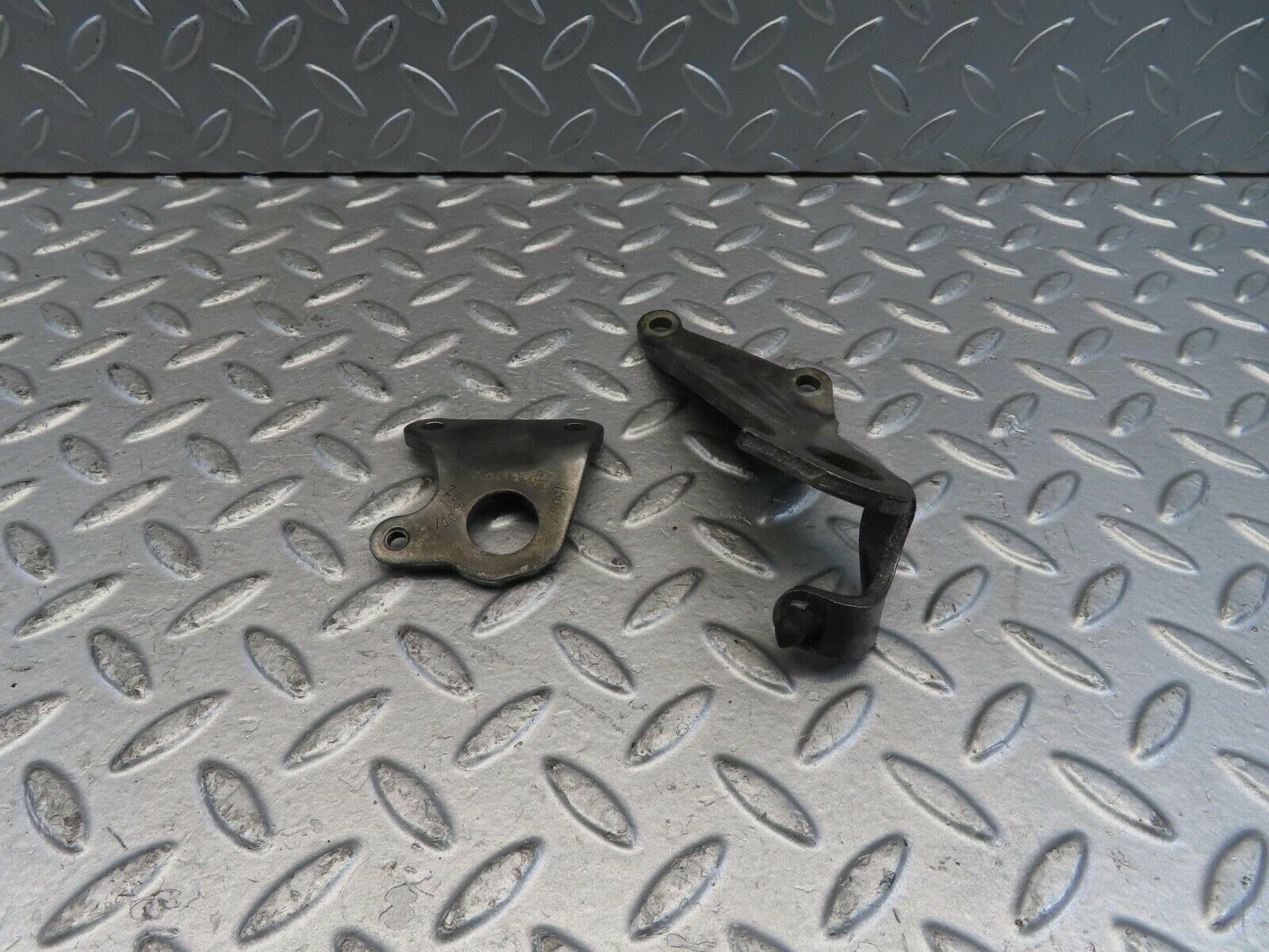 11311 Mercedes-Benz W221 S320 Engine Brackets