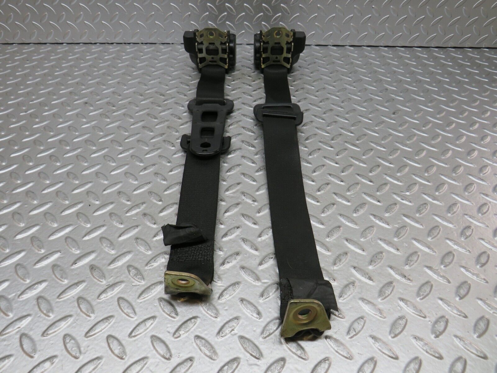 27821 Mercedes-Benz S124 300TE Third Row Seat Belt Set With Buckles