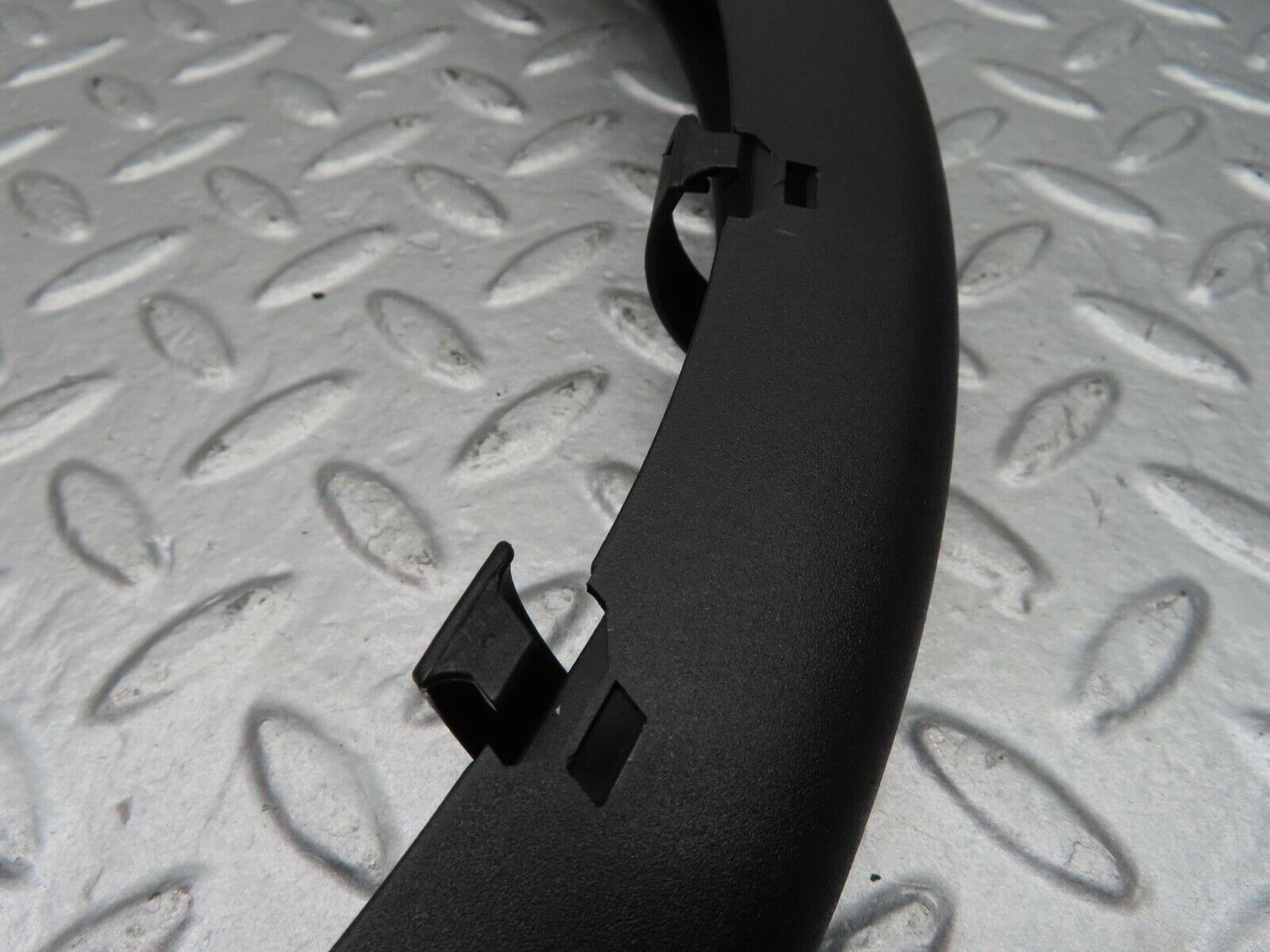 14868 Mercedes-Benz W140 S320 Boot Hinge Plastic Cover Left Side 1408214389