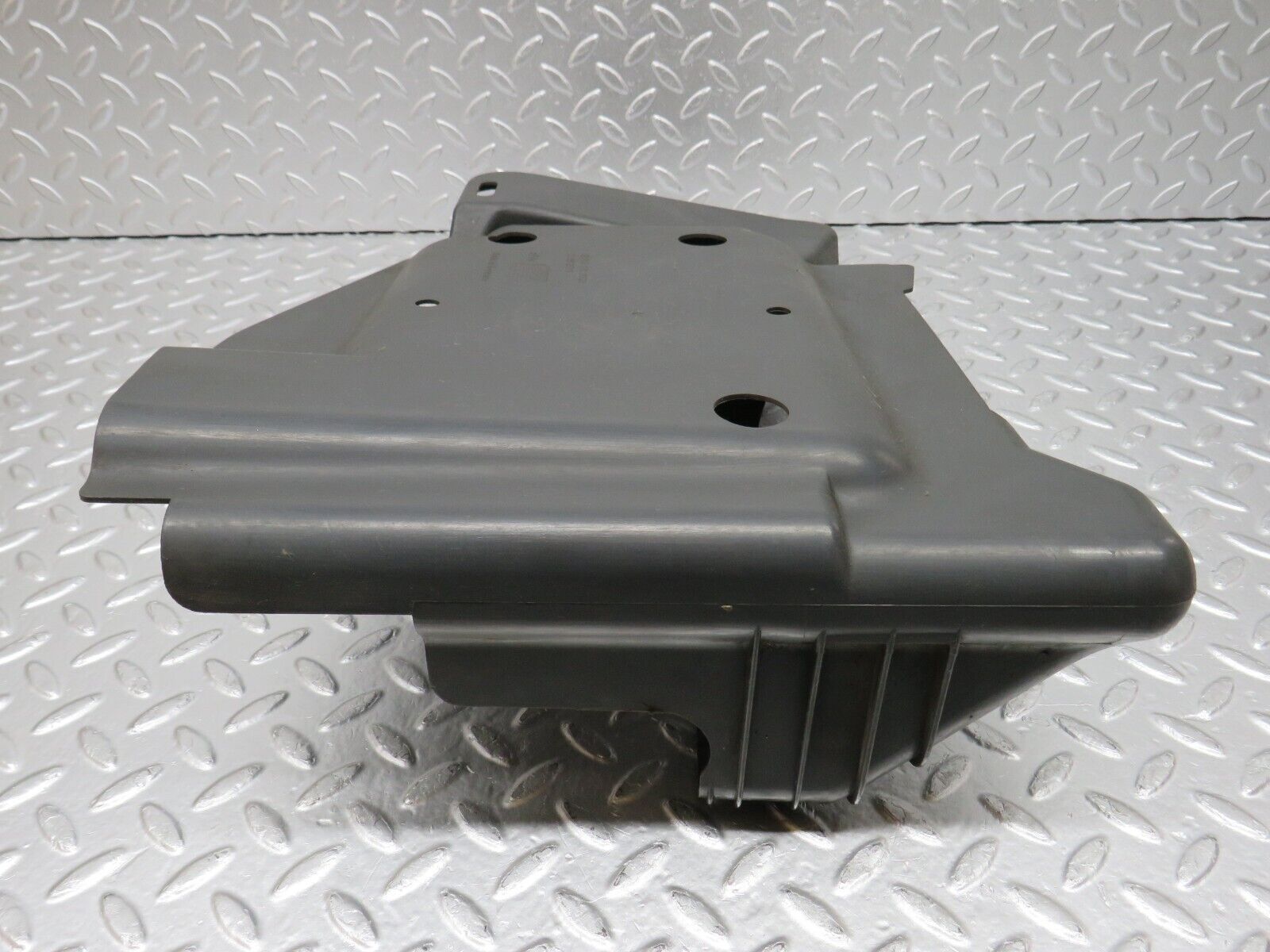 33239 Mercedes-Benz W202 C180 Fuel Pump Cover 2024780037