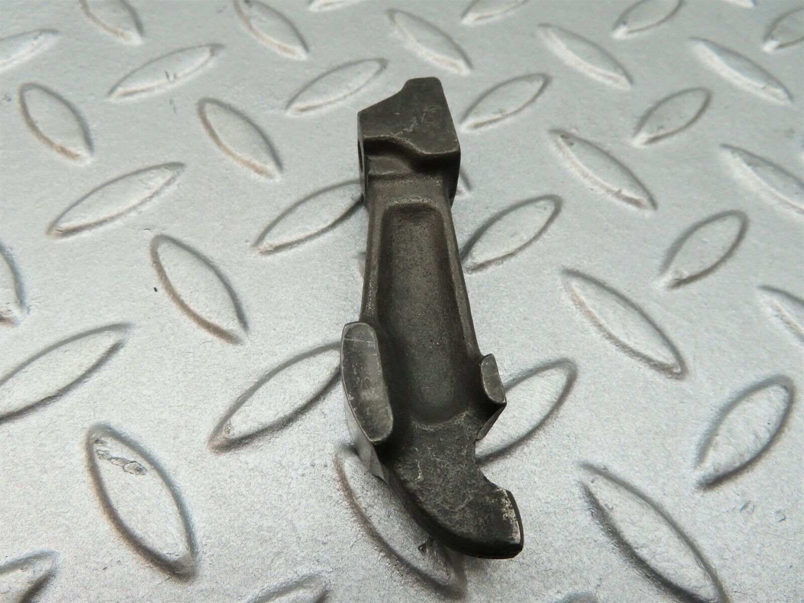 3536 Mercedes-Benz W108 280SE Valve Rocker Arm With Retaining Spring