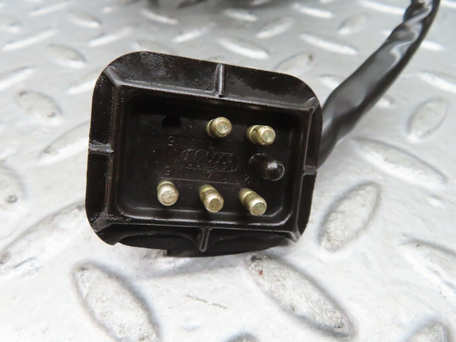 19118 Mercedes-Benz W123 300D Wiper Motor