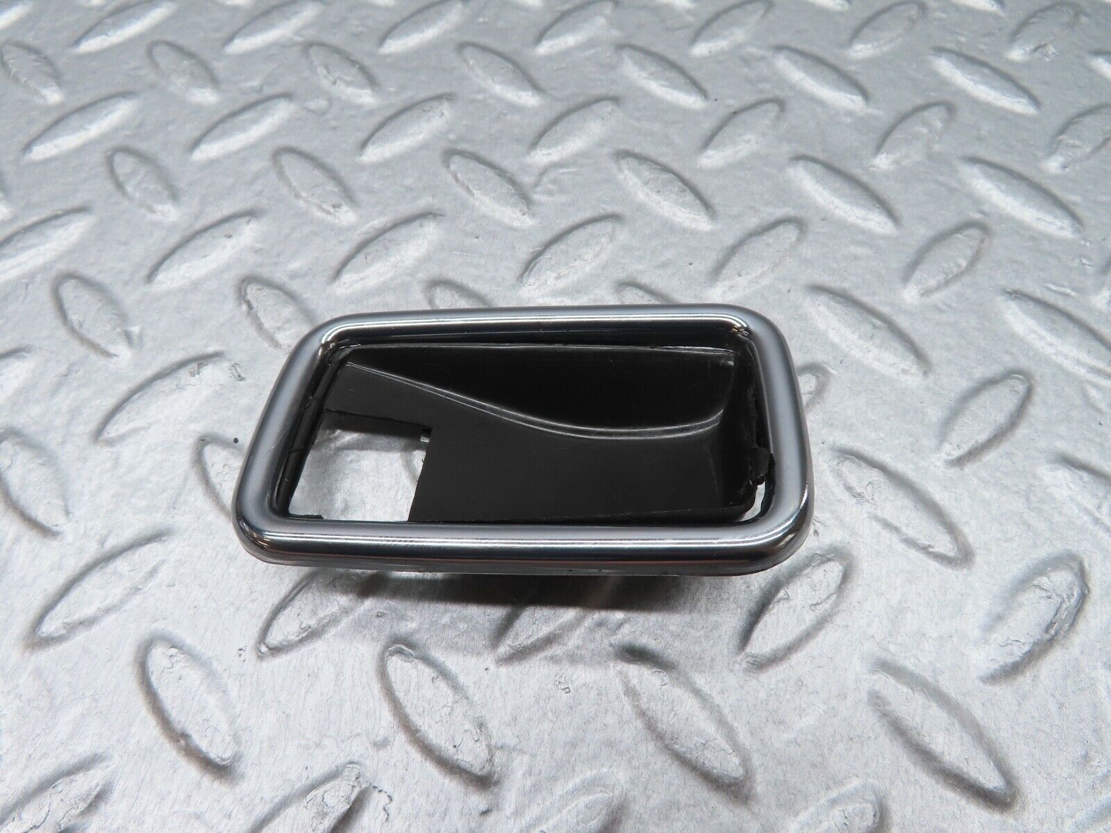 17959 Mercedes-Benz W123 200 Chrome Frame For Door Opener Left 1087660511