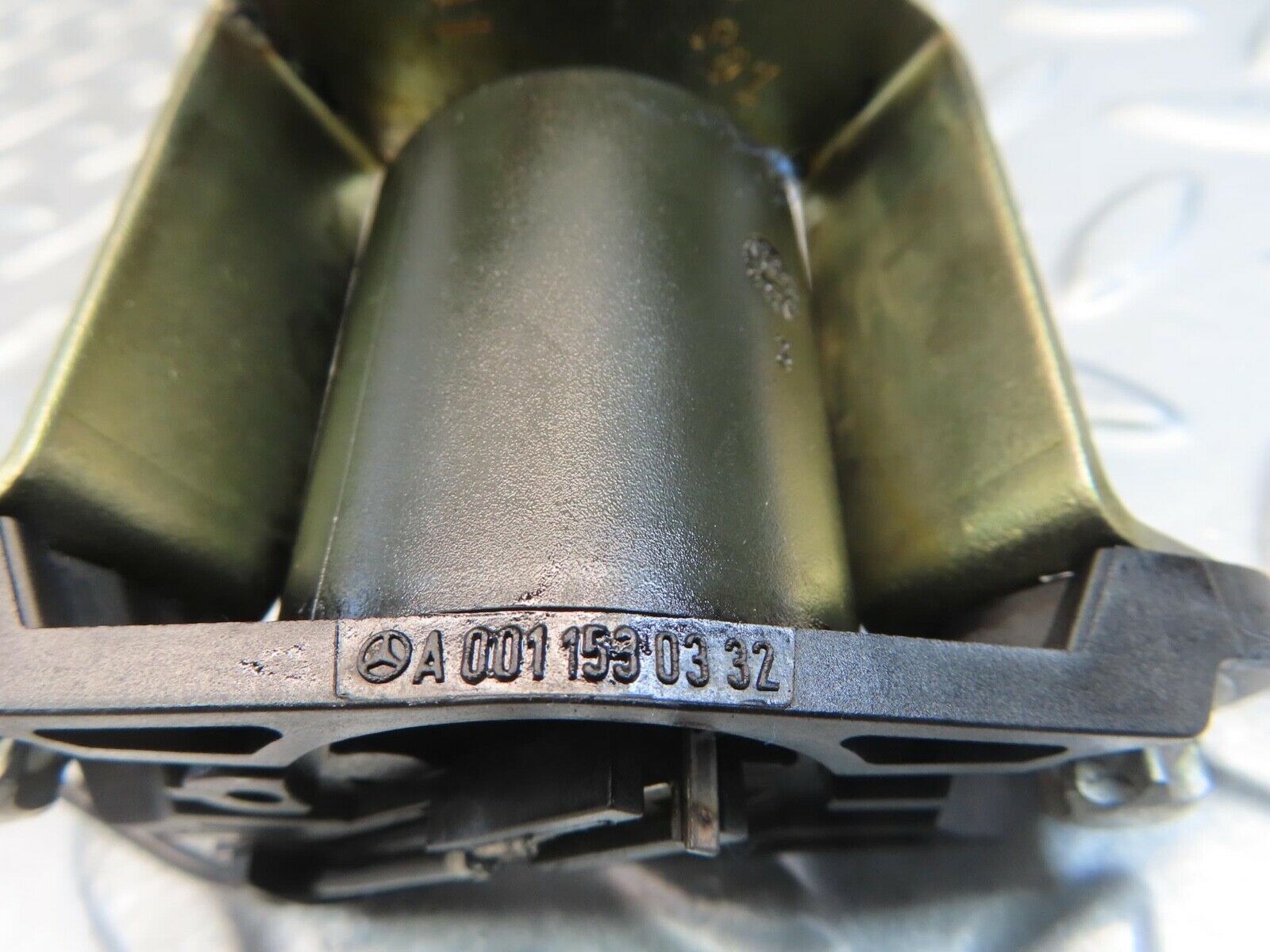 11306 Mercedes-Benz W221 S320 Oil Level Sensor 0011530332