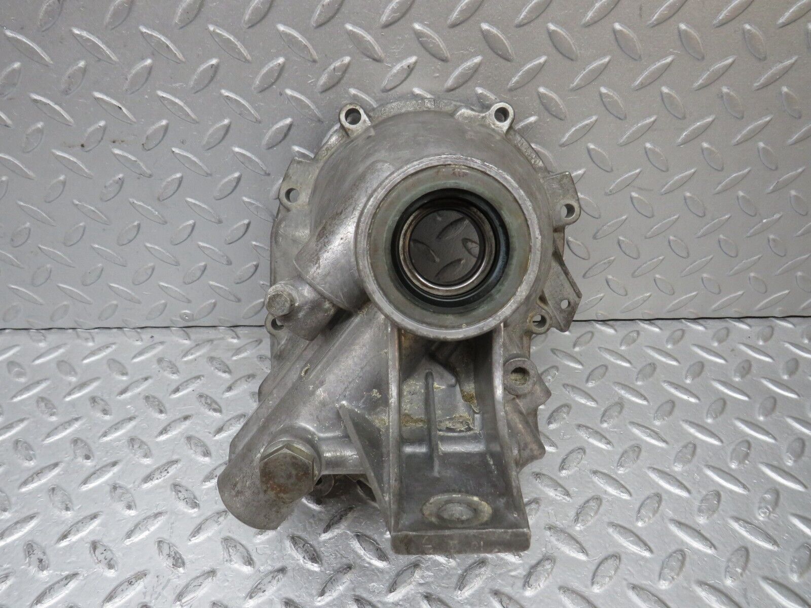 37680 Mercedes-Benz W109 300SEL Automatic Gearbox Rear Housing 1152702411