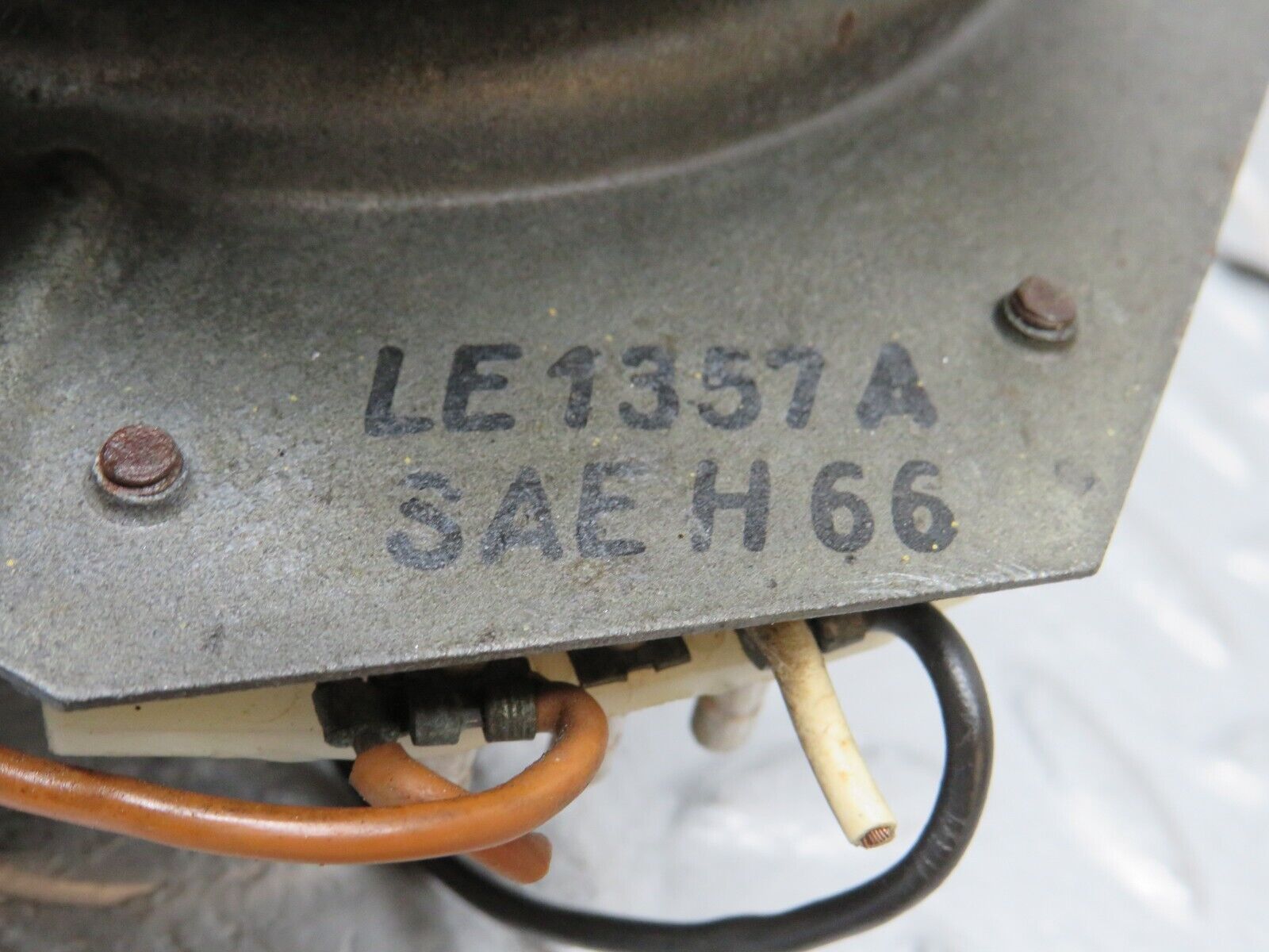 37581 Mercedes-Benz W109 300SEL Front Headlight Bosch Left/Right 1300508003 7077R8 1305601134 1305602059