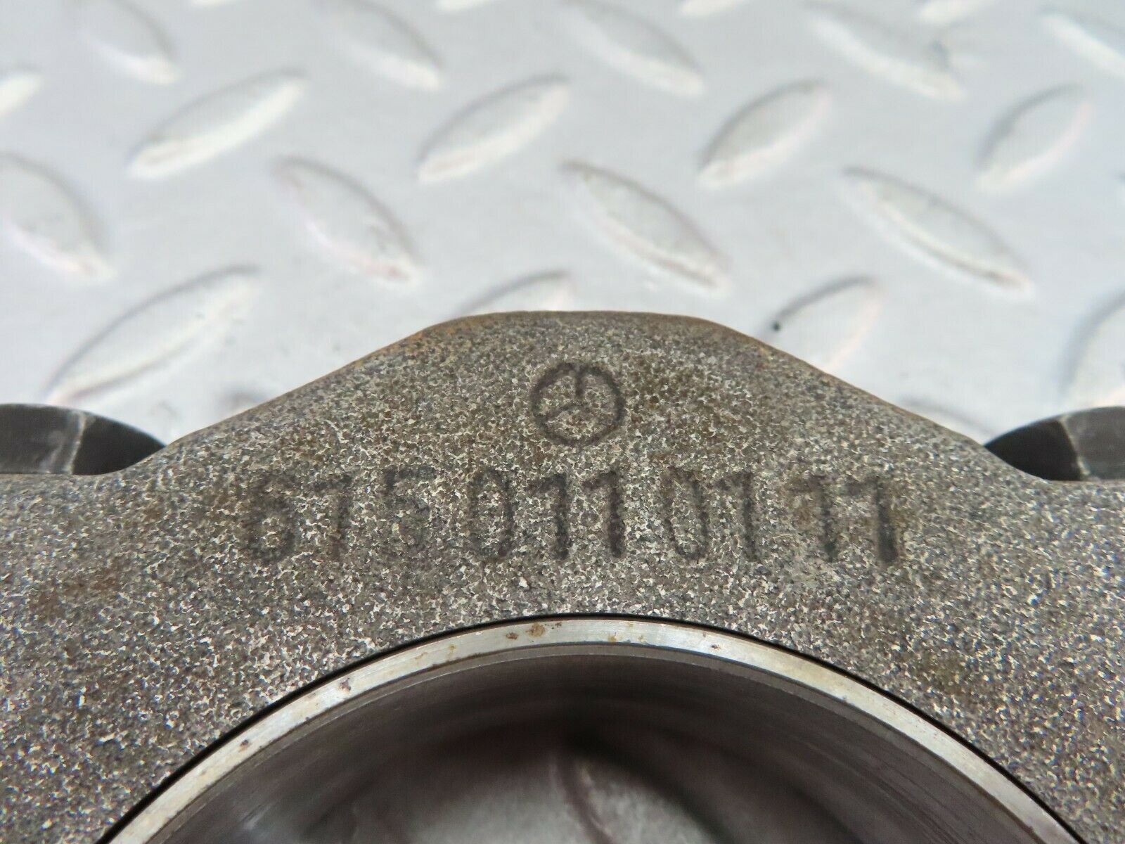 8024 Mercedes-Benz W115 220D Crankshaft Bearing Holder Block 6150110111