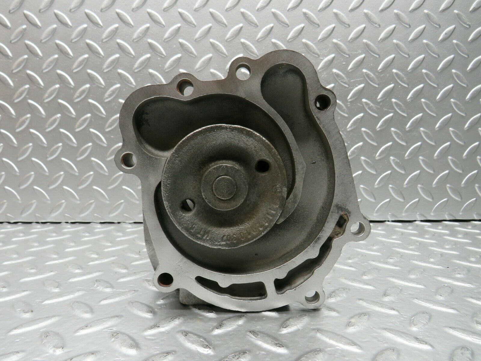 22679 Mercedes-Benz C107 450SLC Coupe Water Pump 1172010201