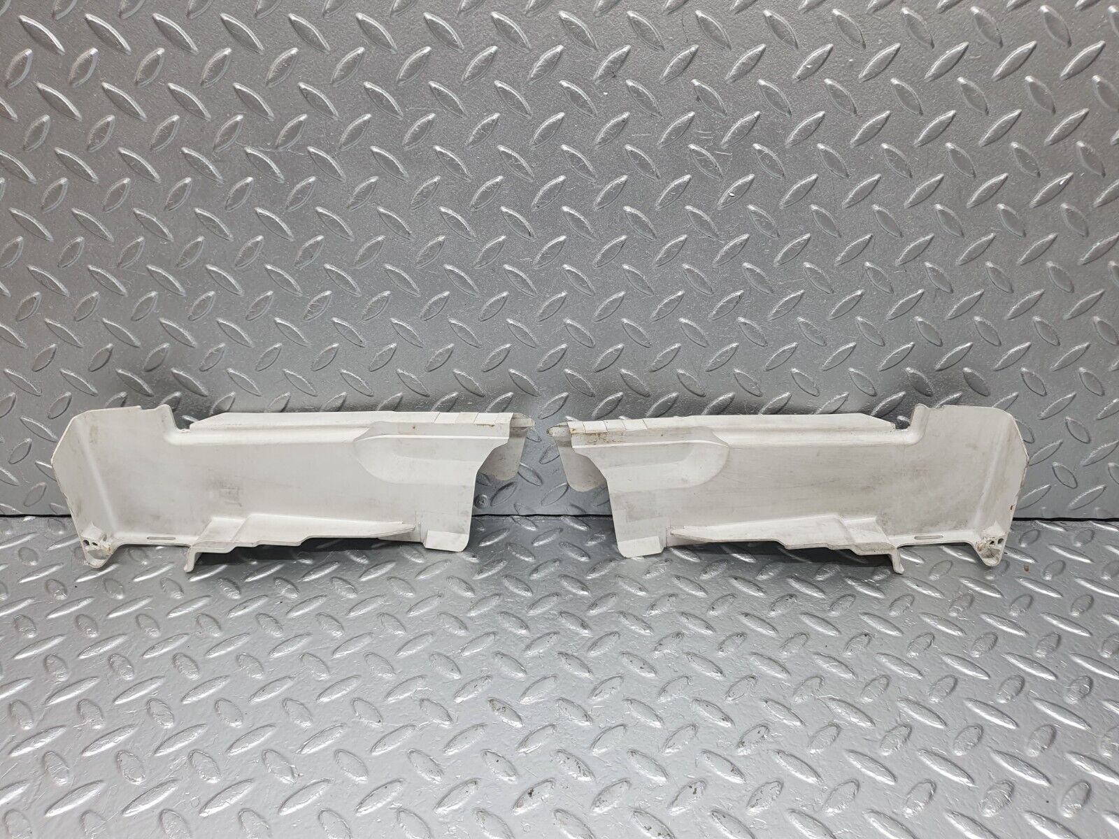 41396 Mercedes-Benz W124 200E Front Door Lock Cover 2x 1247230408 1247230308