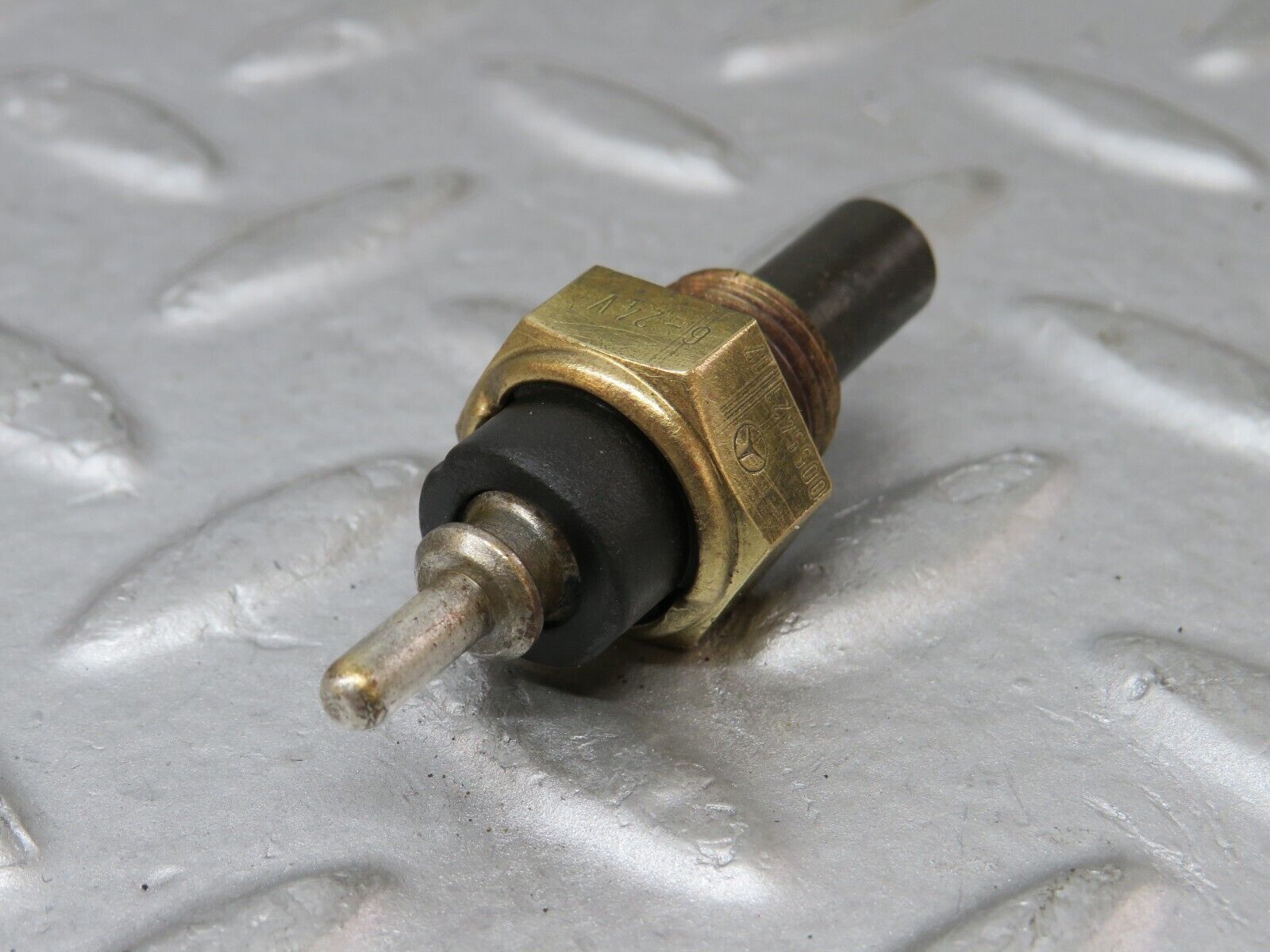 36256 Mercedes-Benz W126 420SE Coolant Temperature Sensor VDO 0055421017