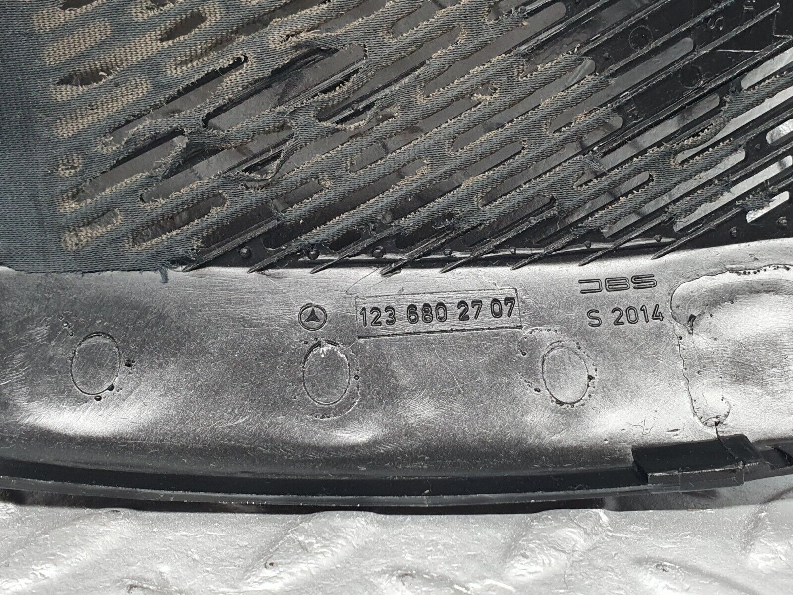 40719 Mercedes-Benz W123 300D Dashboard Speaker Covers 1236802707 1236802807