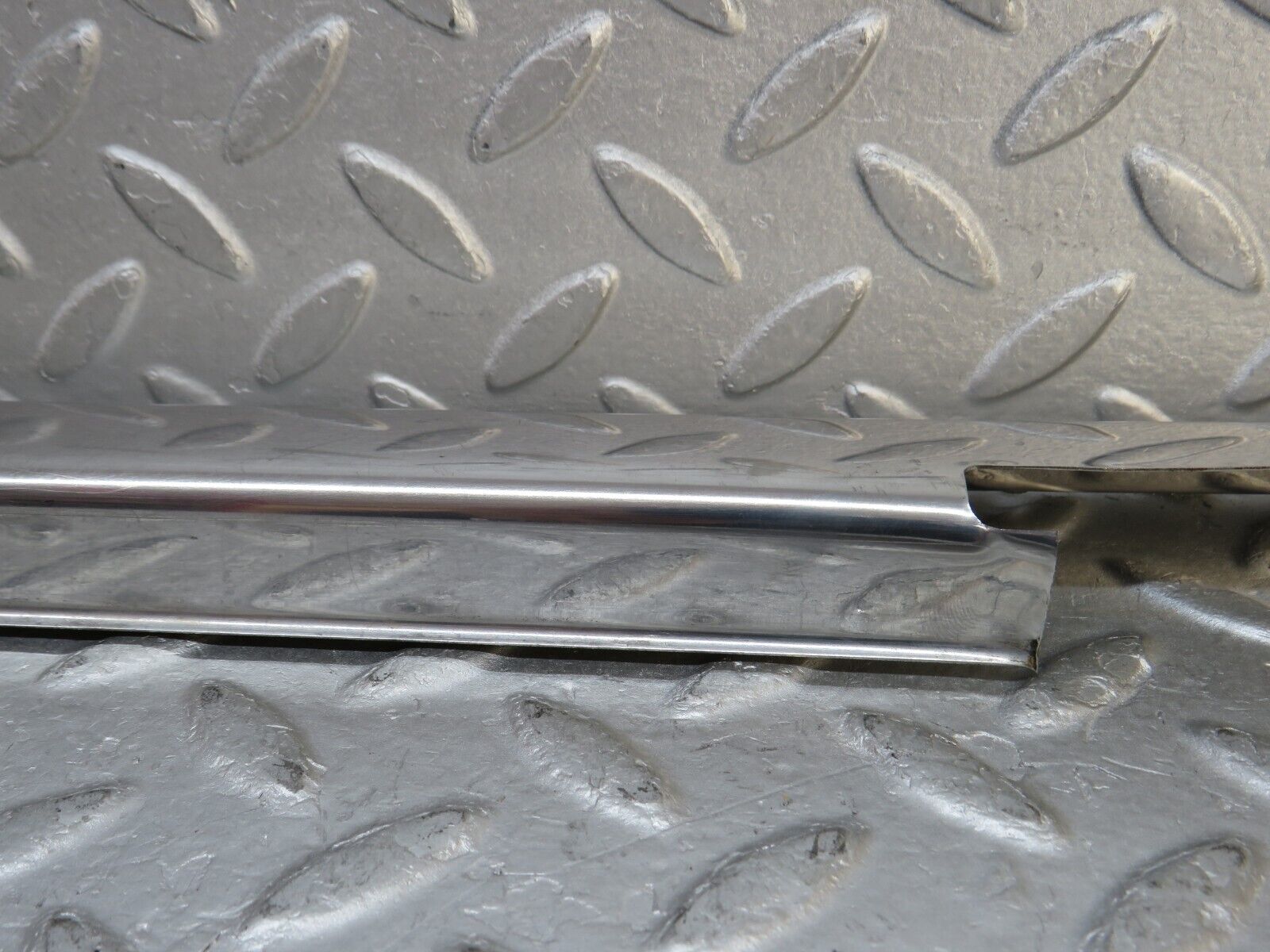 37390 Mercedes-Benz W109 300SEL Front Right Door Sill Chrome