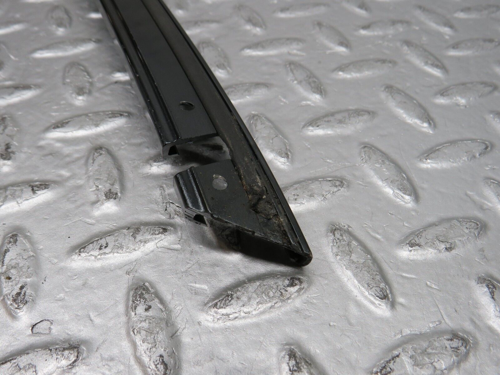 37894 Mercedes-Benz A124 320E Cabriolet A Pillar Sealing Rail Trim Right Side