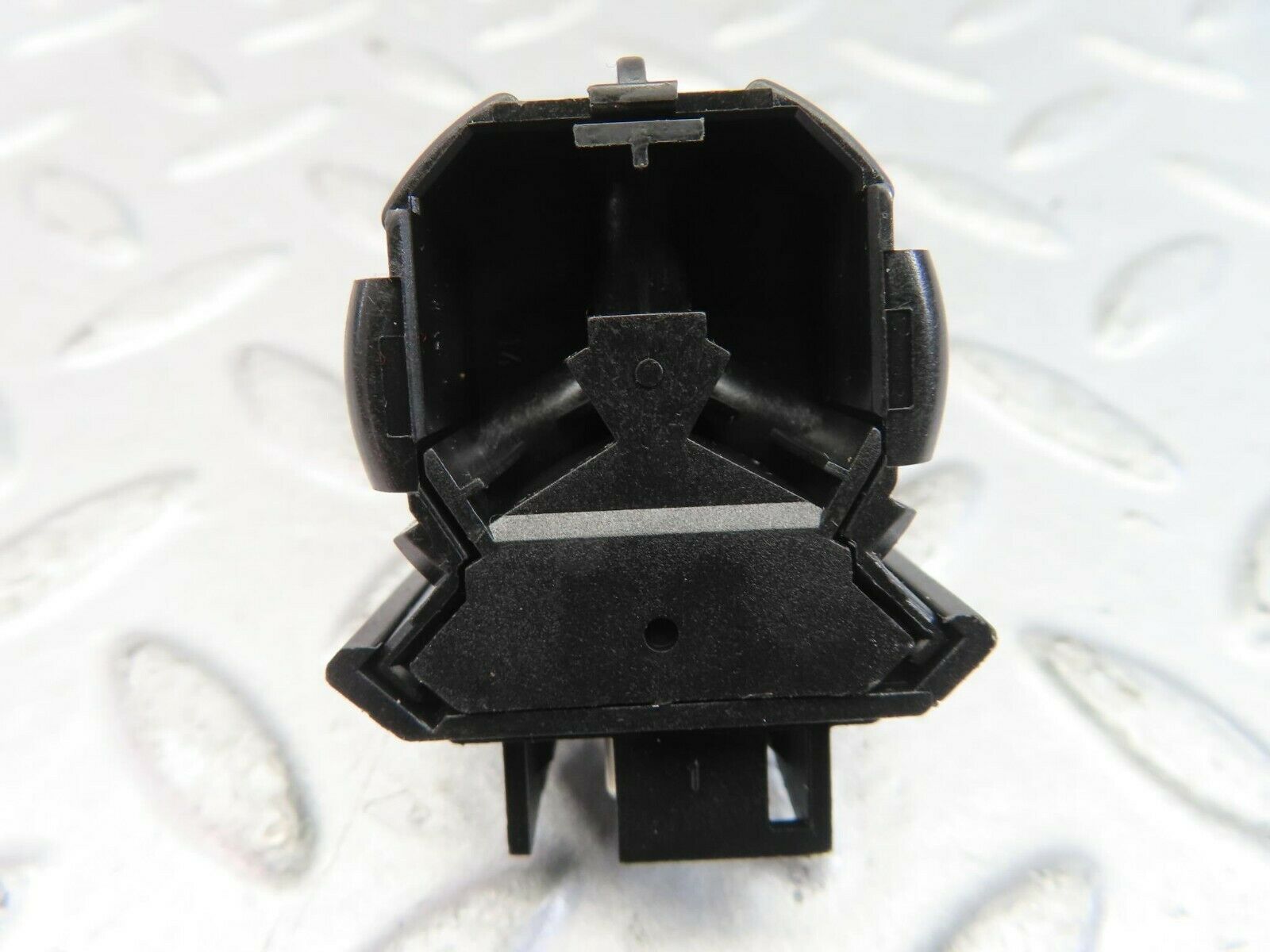 9447 Mercedes-Benz C124 300CE Coupe Gearbox Kickdown Switch