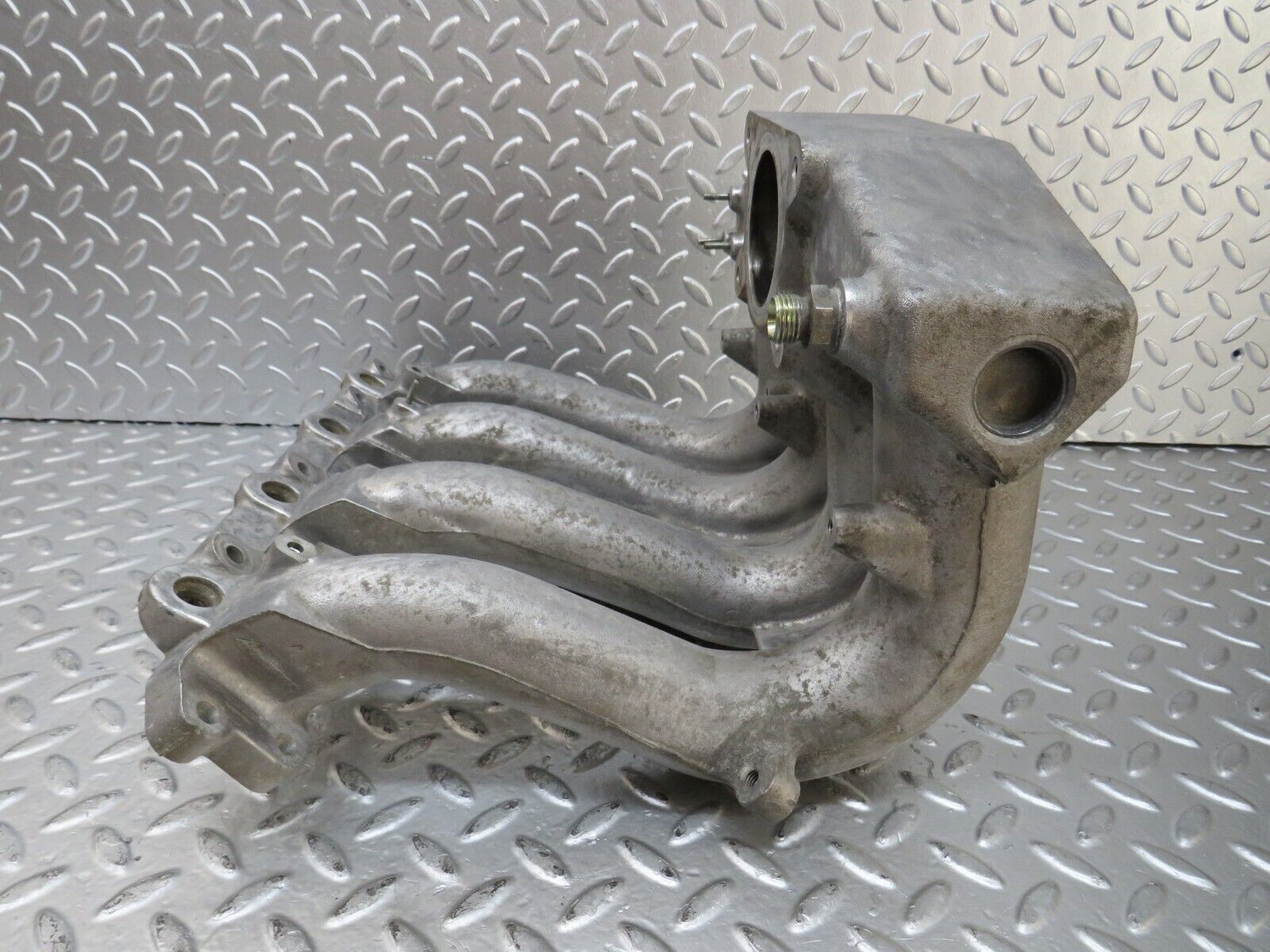 26663 Mercedes-Benz C124 220CE Coupe Intake Manifold 1111411201