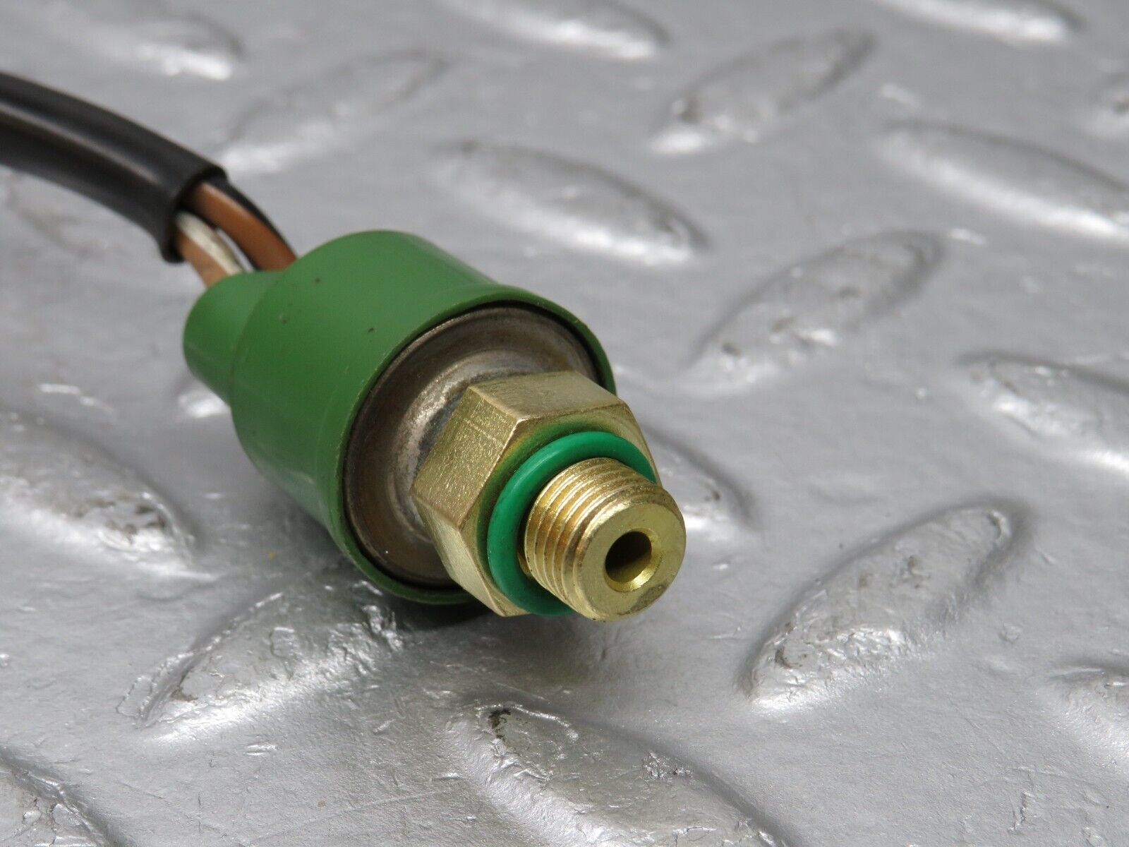 39724 Mercedes-Benz R129 320SL Coupe Aircon Pressure Switch 0048206710