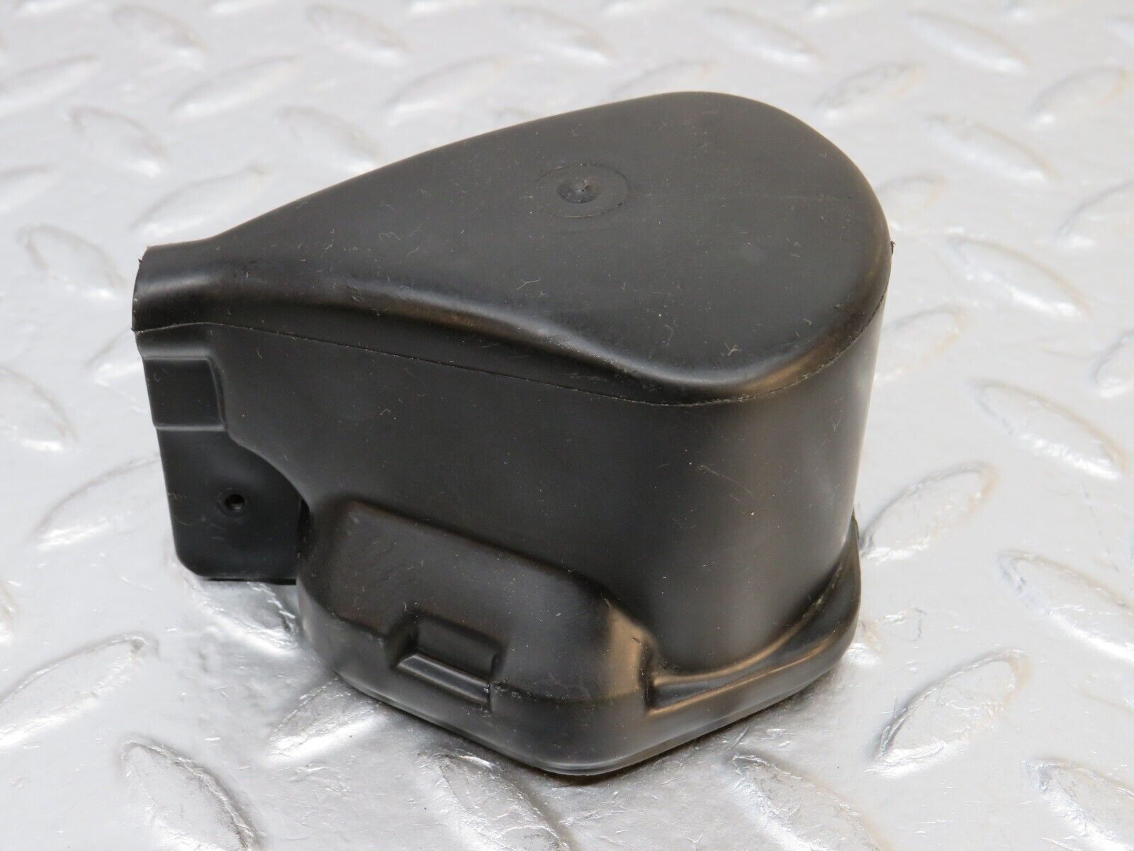 32415 Mercedes-Benz S124 300TE Wagon Ignition Coil Cover Cap 0001582285