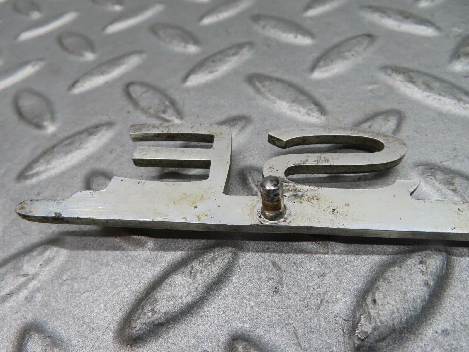 12569 Mercedes-Benz W108 280SE 3.5 Trunk Badge Emblem