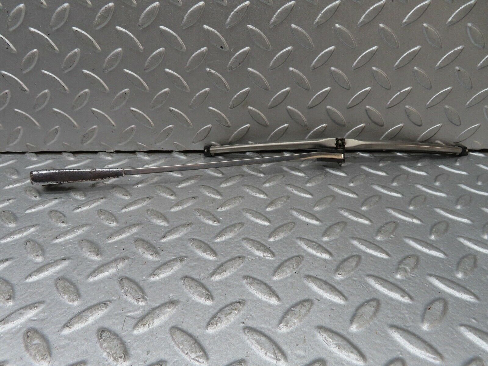 18830 Mercedes-Benz W121 190b Ponton Wiper Arm