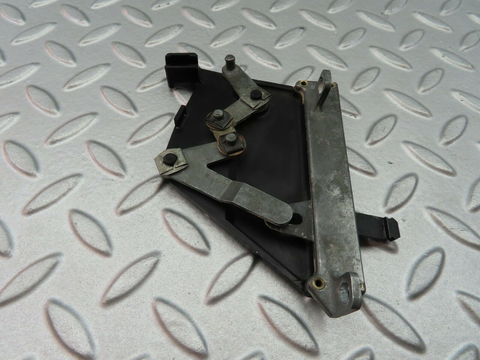 6970 Mercedes-Benz C107 350SLC Coupe Air Vent Control Lever Right 1078300485