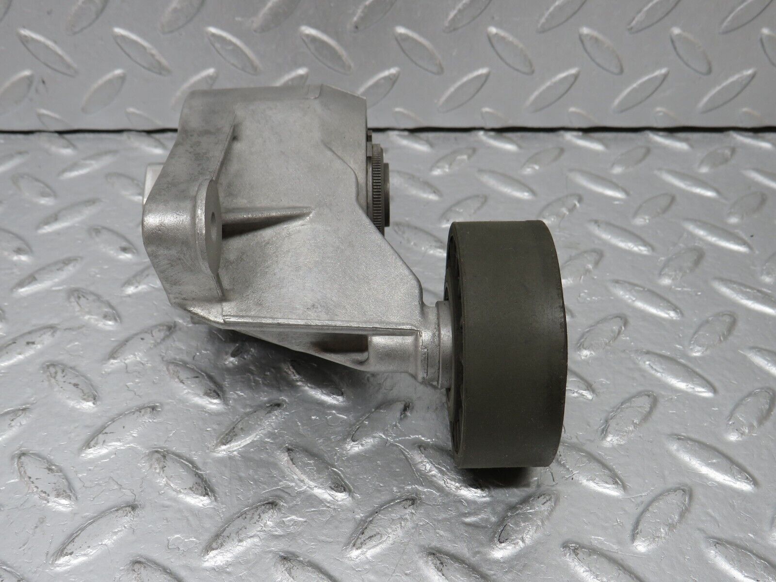 38932 Mercedes-Benz W201 190E 2.6L Belt Tensioner 1032021140 1032000570