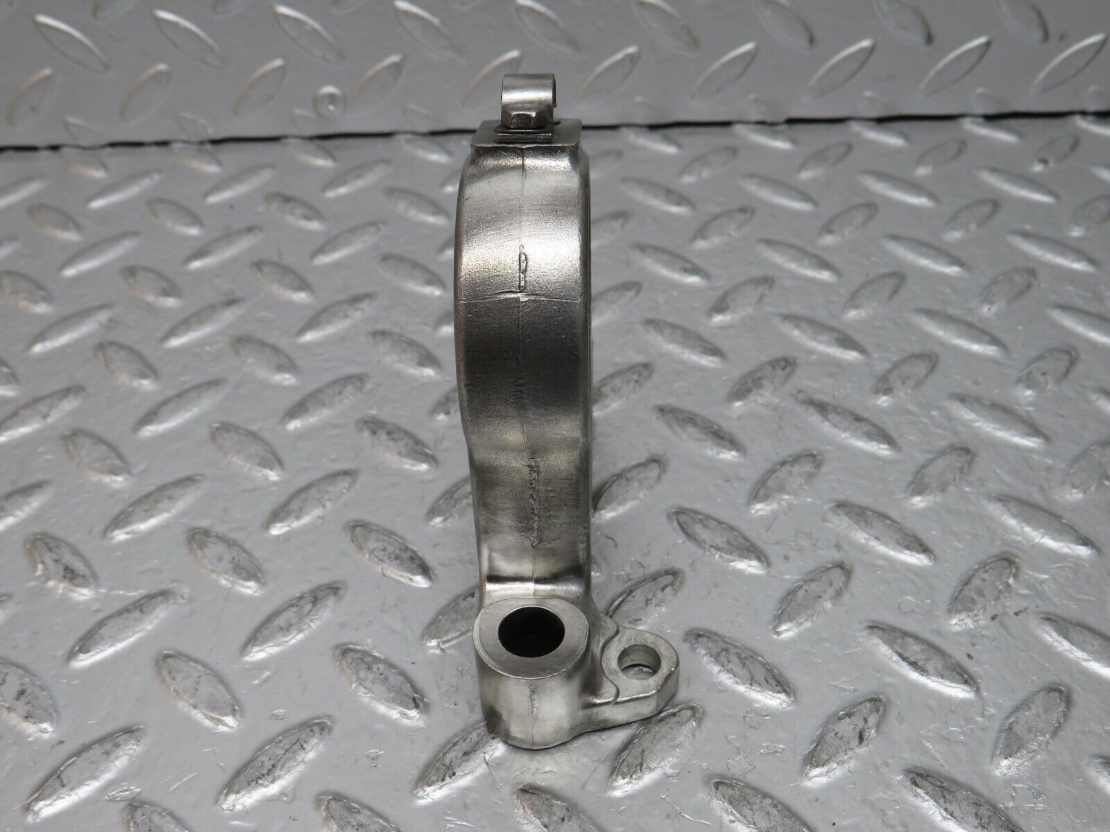 0255 Mercedes-Benz W123 220D Camshaft Tower Bearing 6150510016