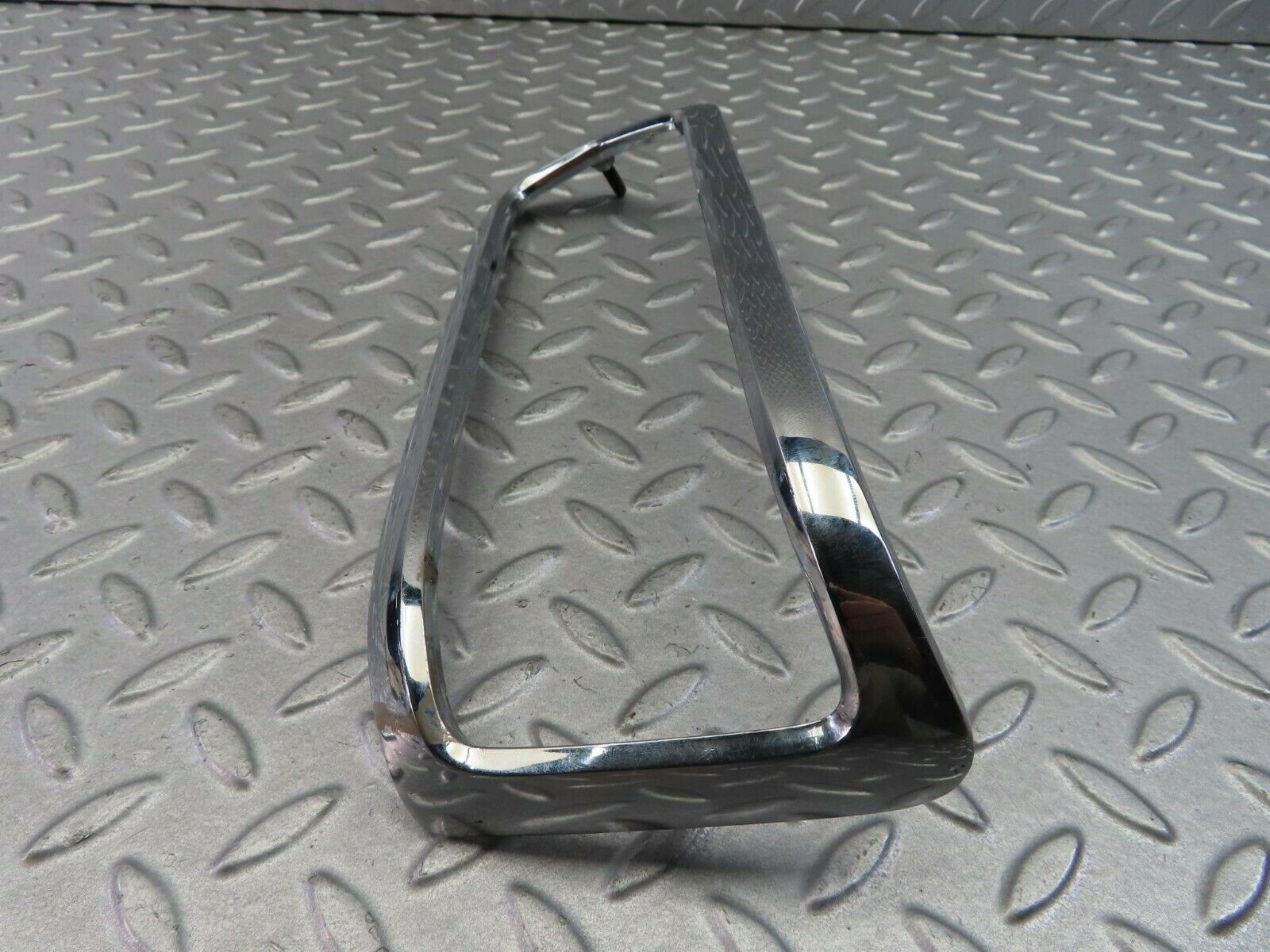 8094 Mercedes-Benz W108 Tail Light Chrome Frame Left 1088260159