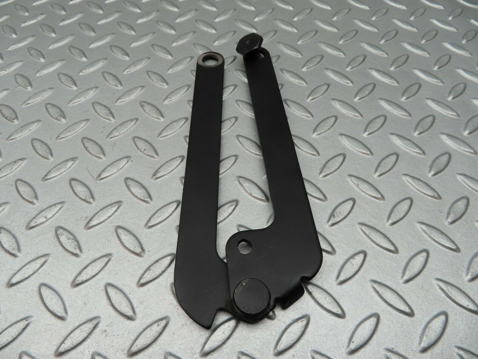 3623 Mercedes-Benz W115 220D Right Bonnet Hinge