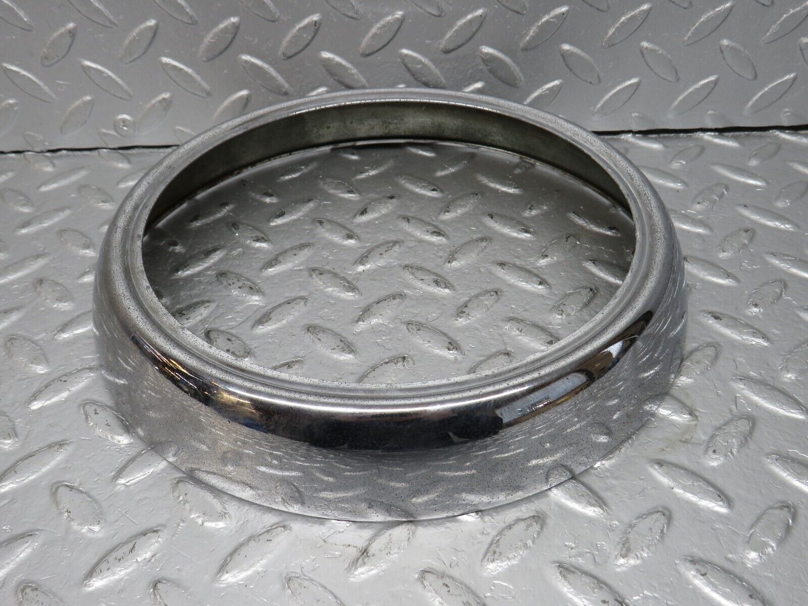 40506 Mercedes-Benz W110 230 Headlight Chrome Frame